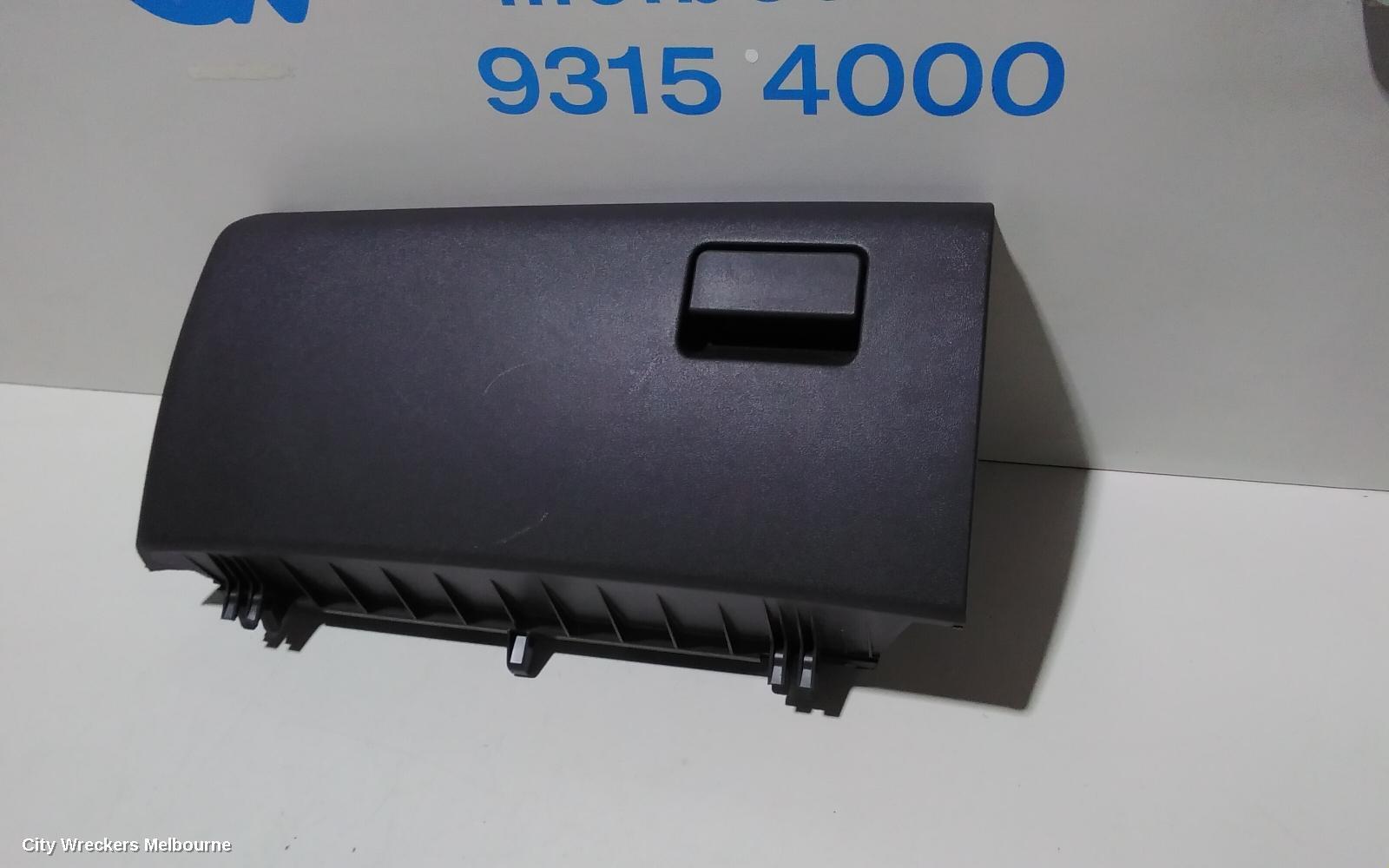 TOYOTA HIACE 2018 Glove Box
