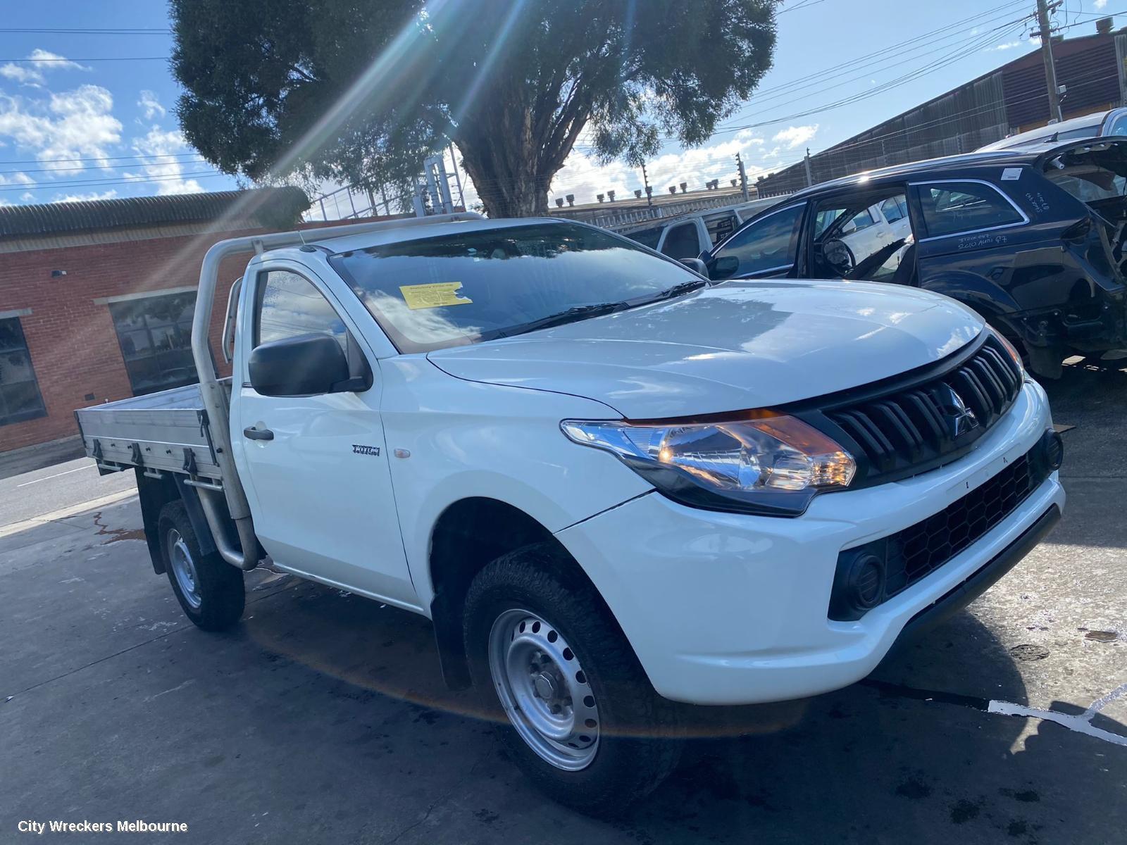 Mitsubishi triton on sale replacement seats
