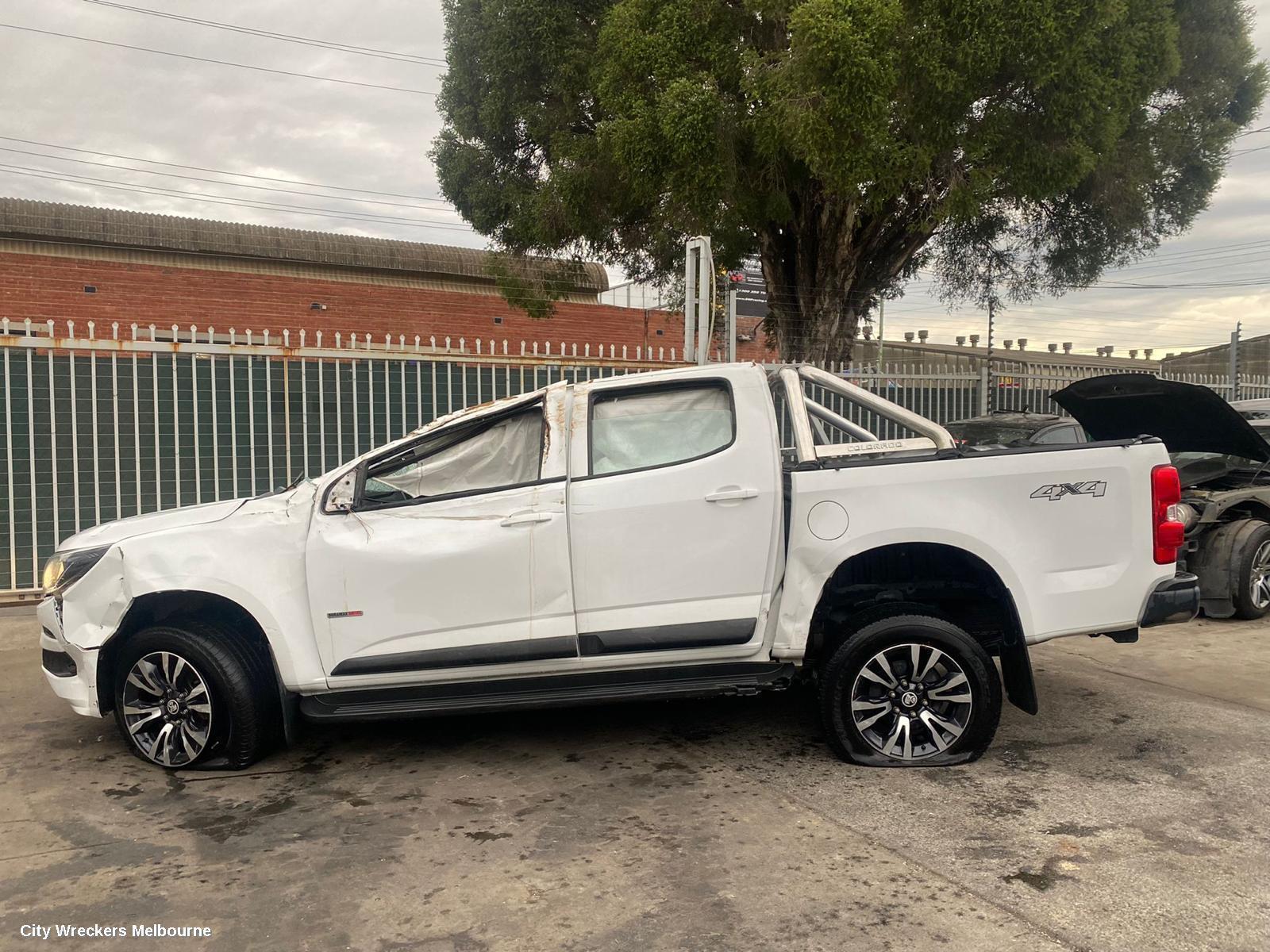 HOLDEN COLORADO 2019 Sports Bar