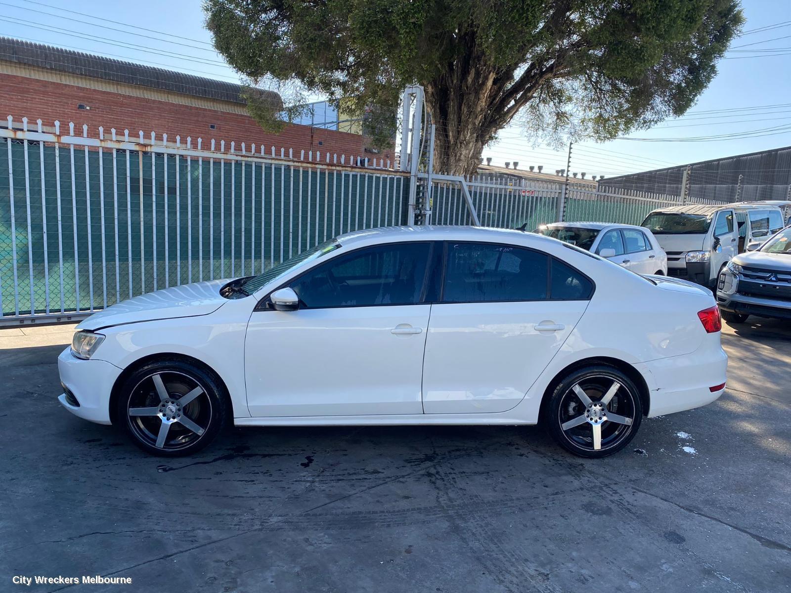 VOLKSWAGEN JETTA 2013 Jack/Tool Kit