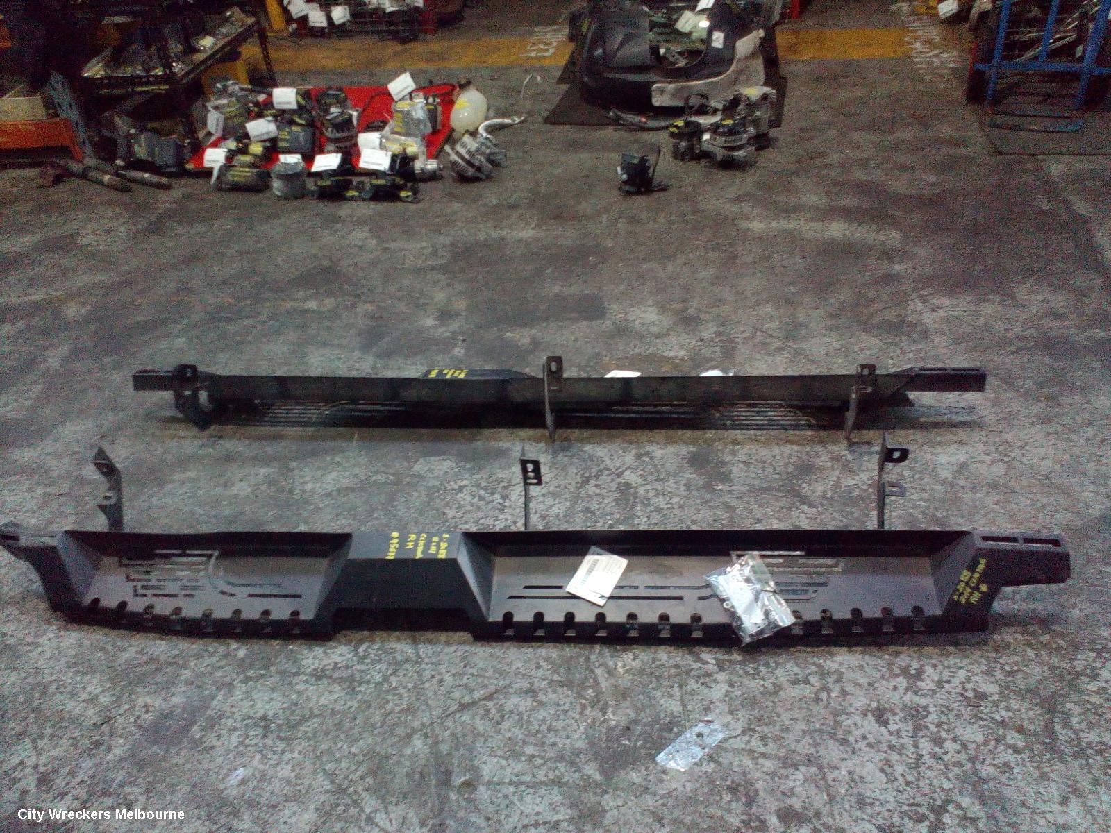 HOLDEN COLORADO 2014 Side Step/Skirt