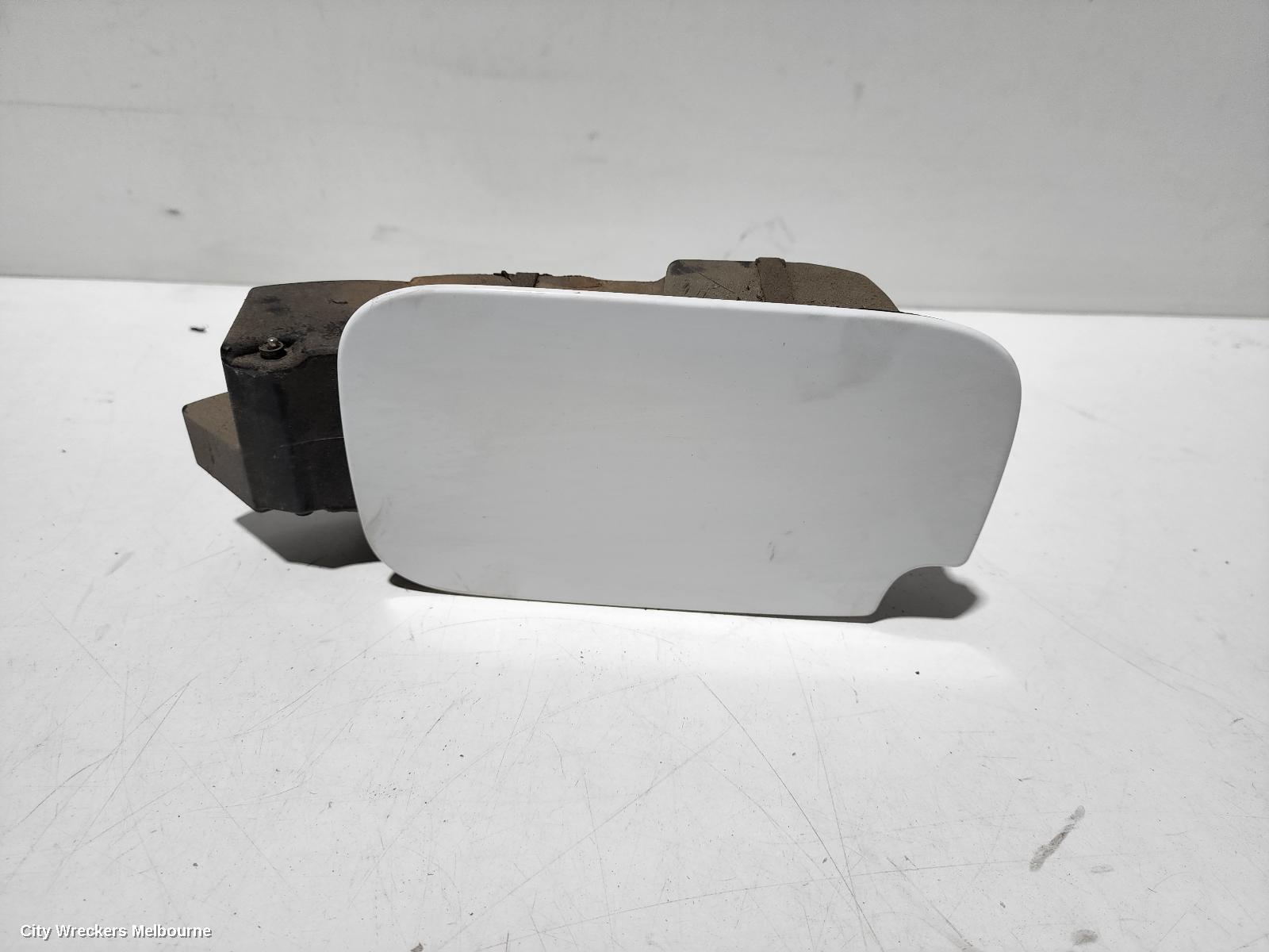PEUGEOT PARTNER 2010 Fuel Door / Filler