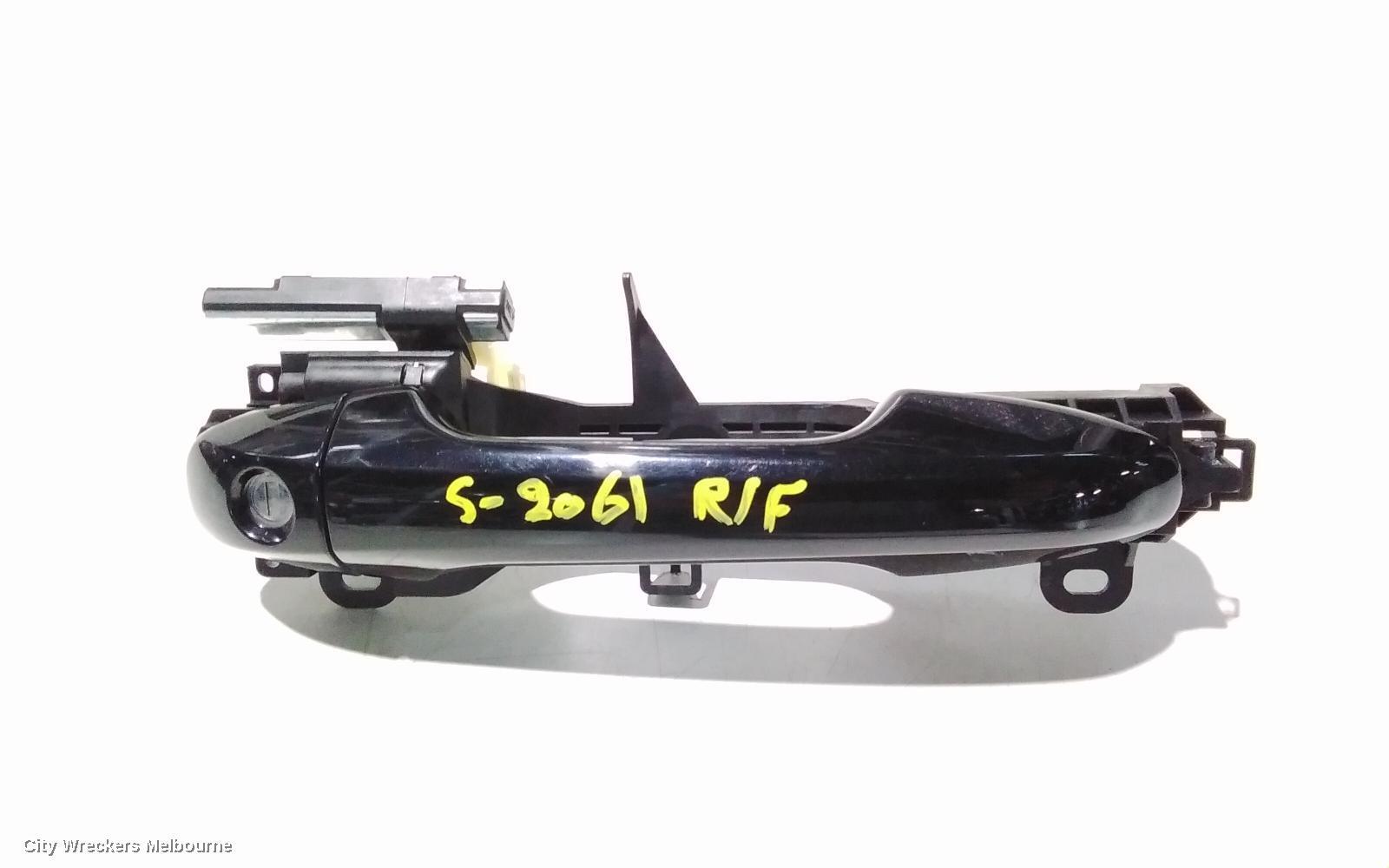 TOYOTA KLUGER 2014 Door Handle