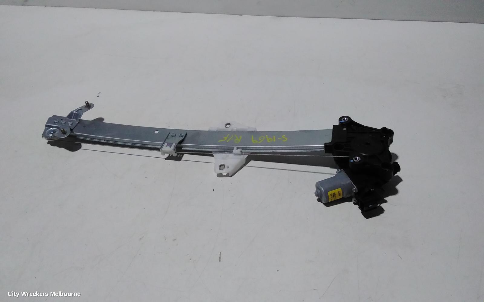 HONDA CRV 2021 Right Front Window Reg/Motor