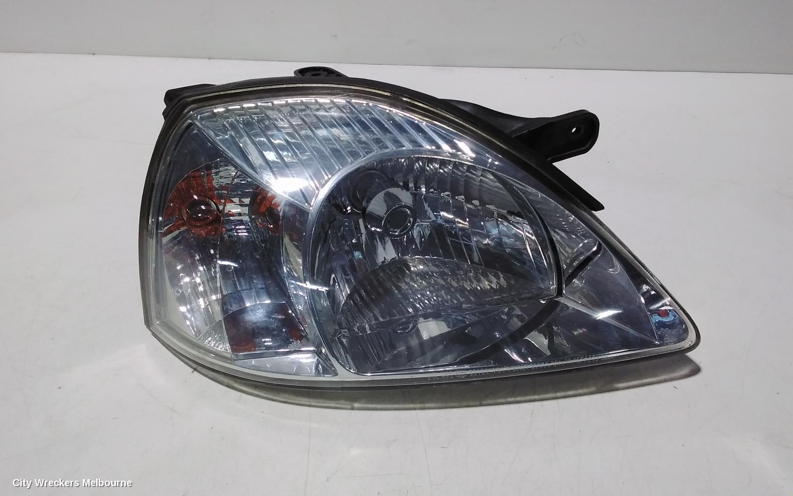 KIA RIO 2004 Right Headlamp