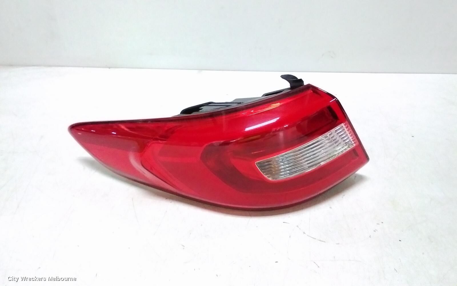 HYUNDAI SONATA 2015 Left Taillight