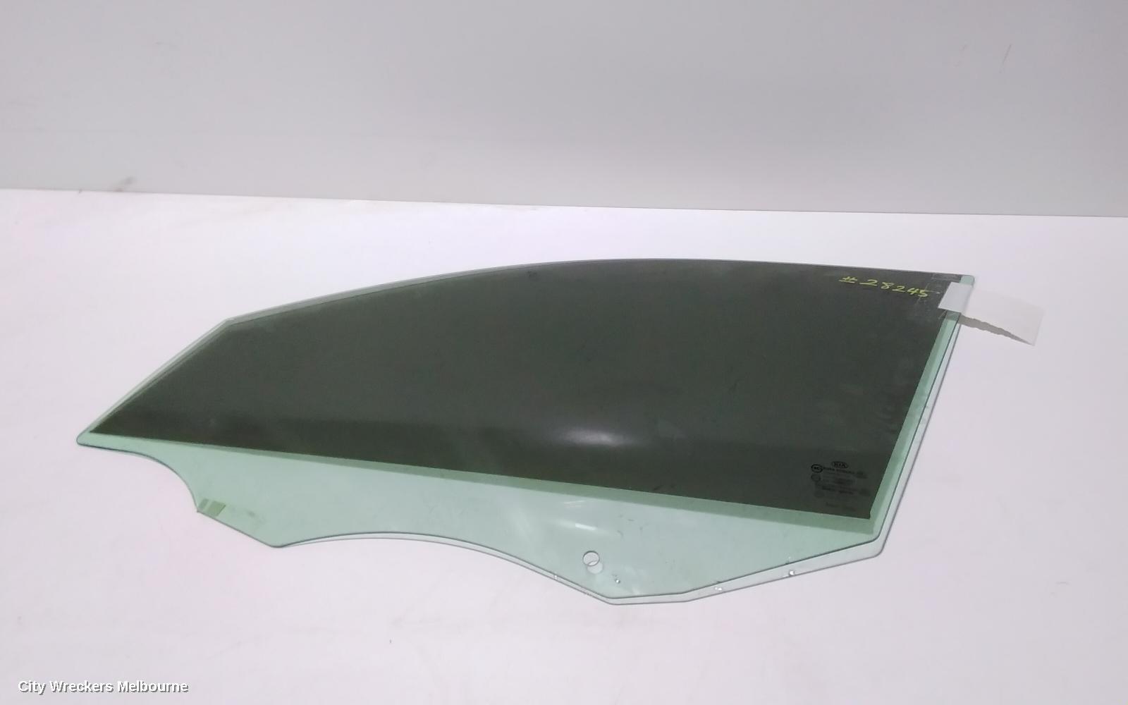 KIA SORENTO 2014 Left Front Door Window
