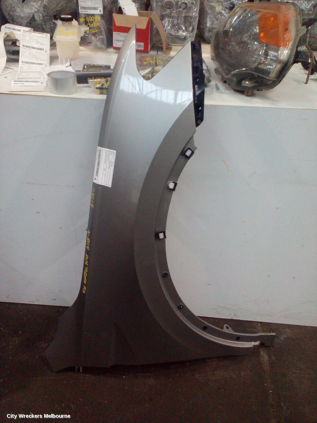 VOLKSWAGEN TIGUAN 2016 Right Guard
