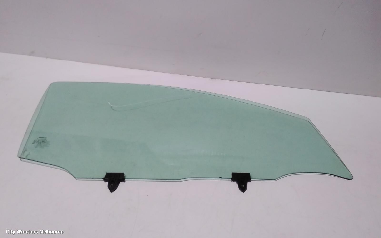 NISSAN DUALIS 2012 Right Front Door Window