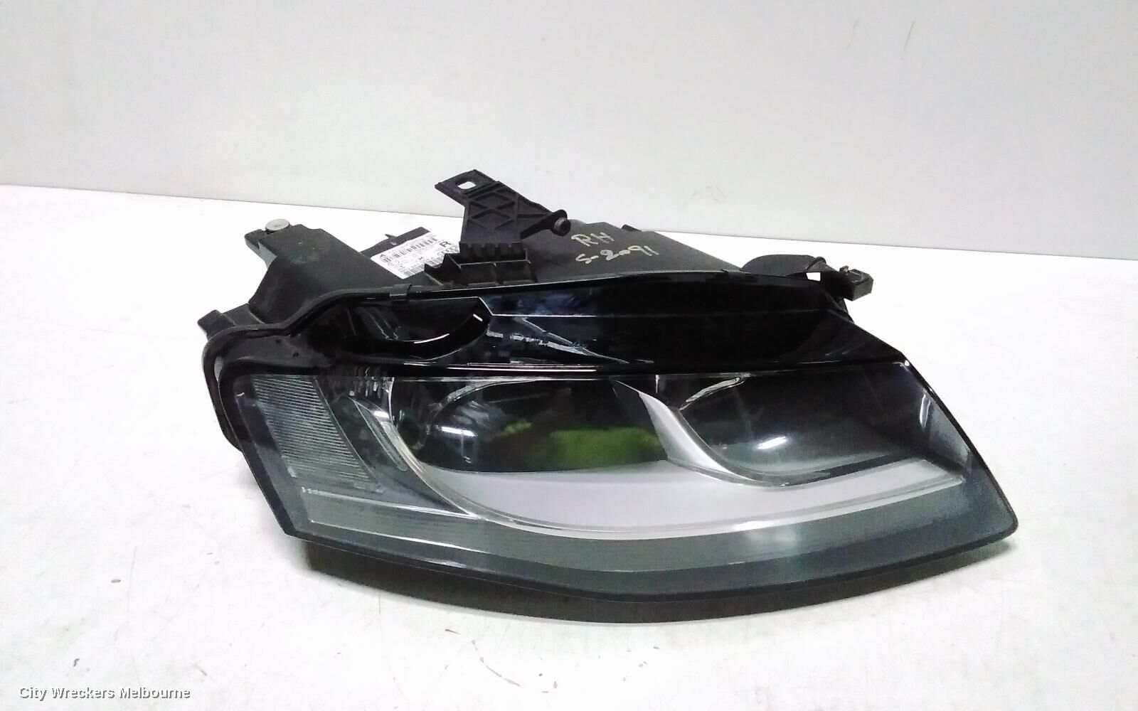 AUDI A4 2009 Right Headlamp