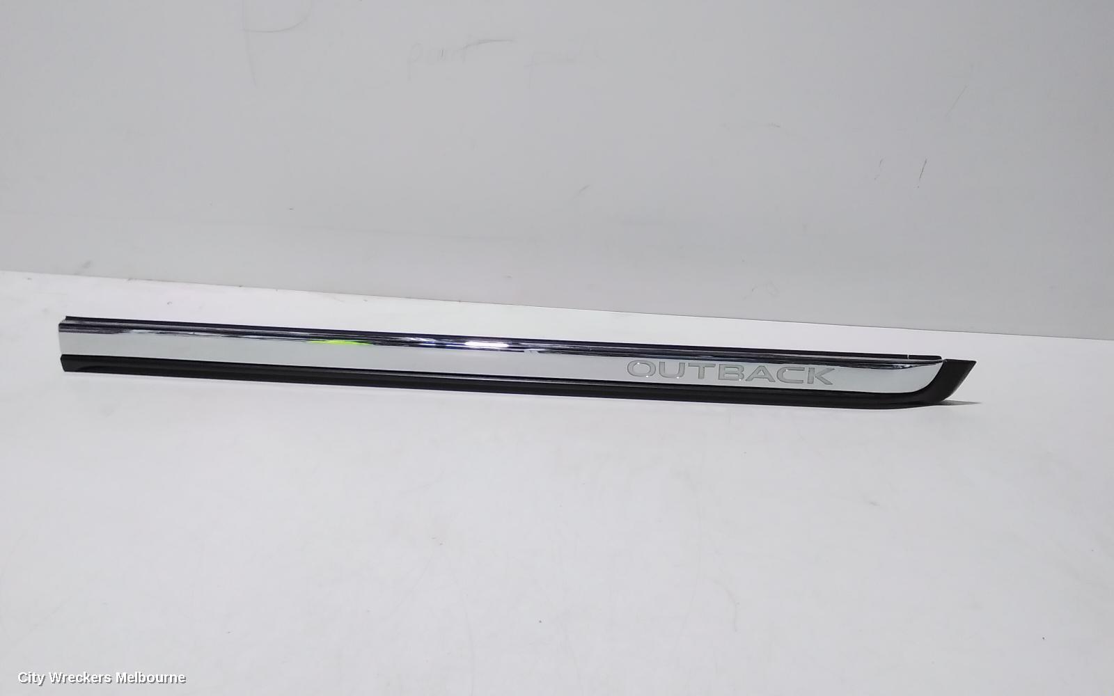 SUBARU OUTBACK 2015 Body/Door Mould