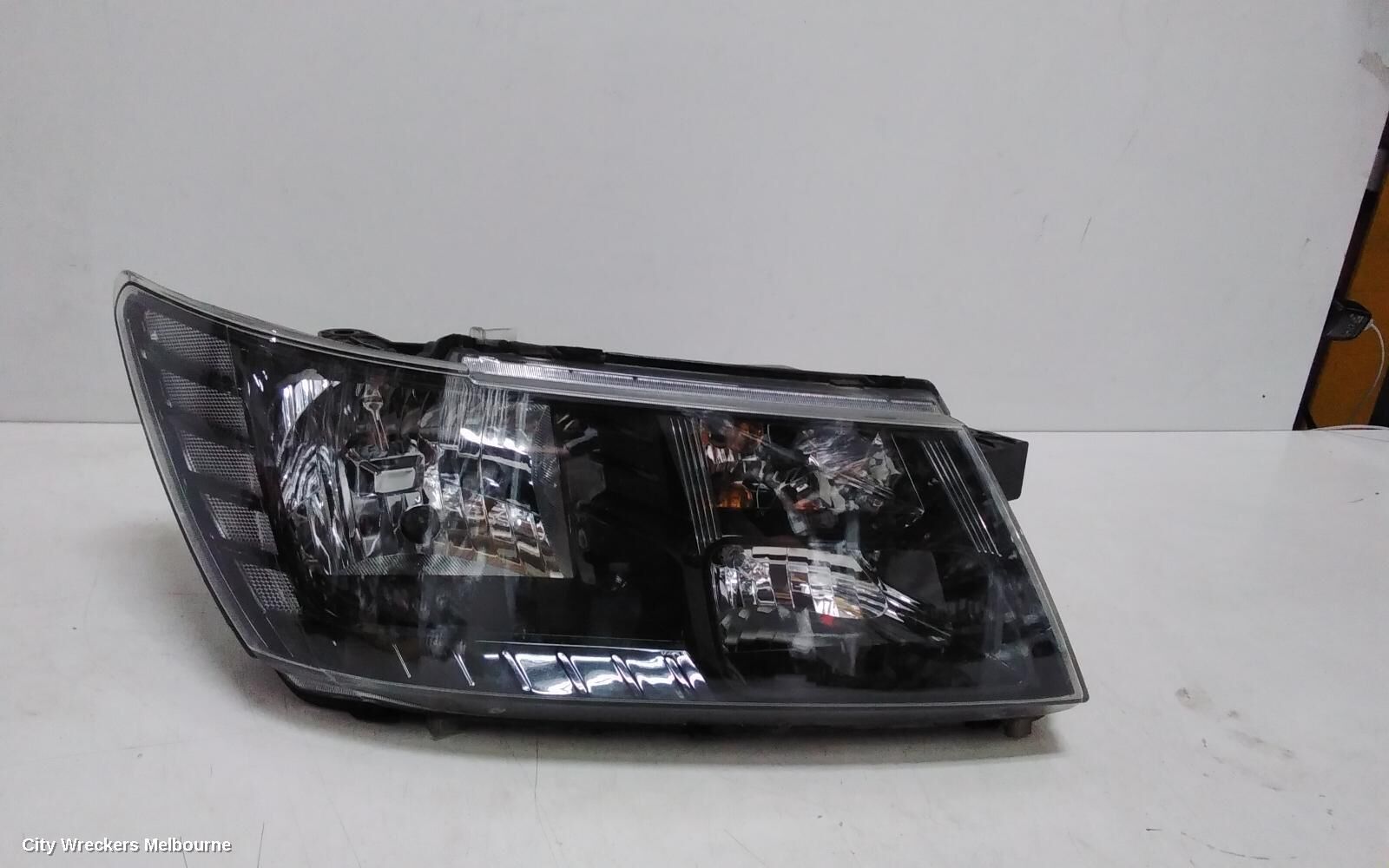 DODGE JOURNEY 2016 Right Headlamp