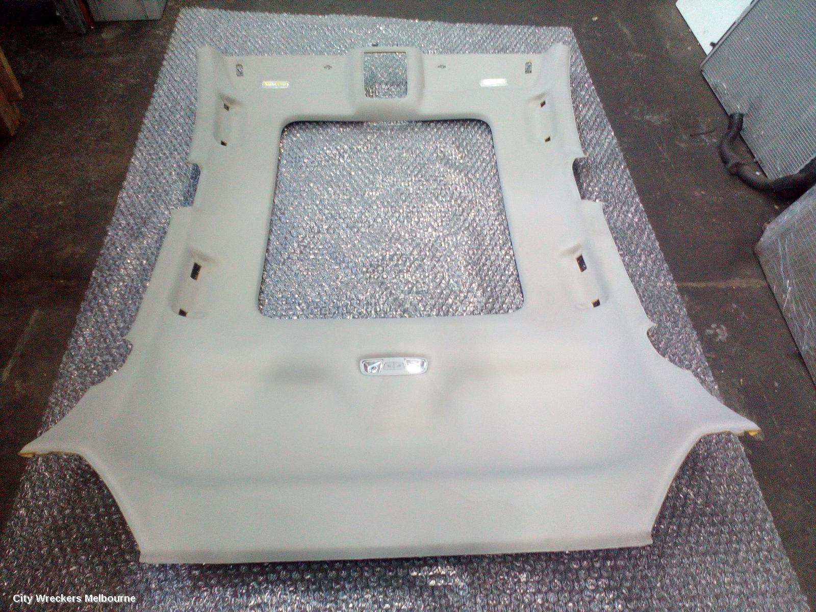 AUDI Q3 2012 Hoodlining
