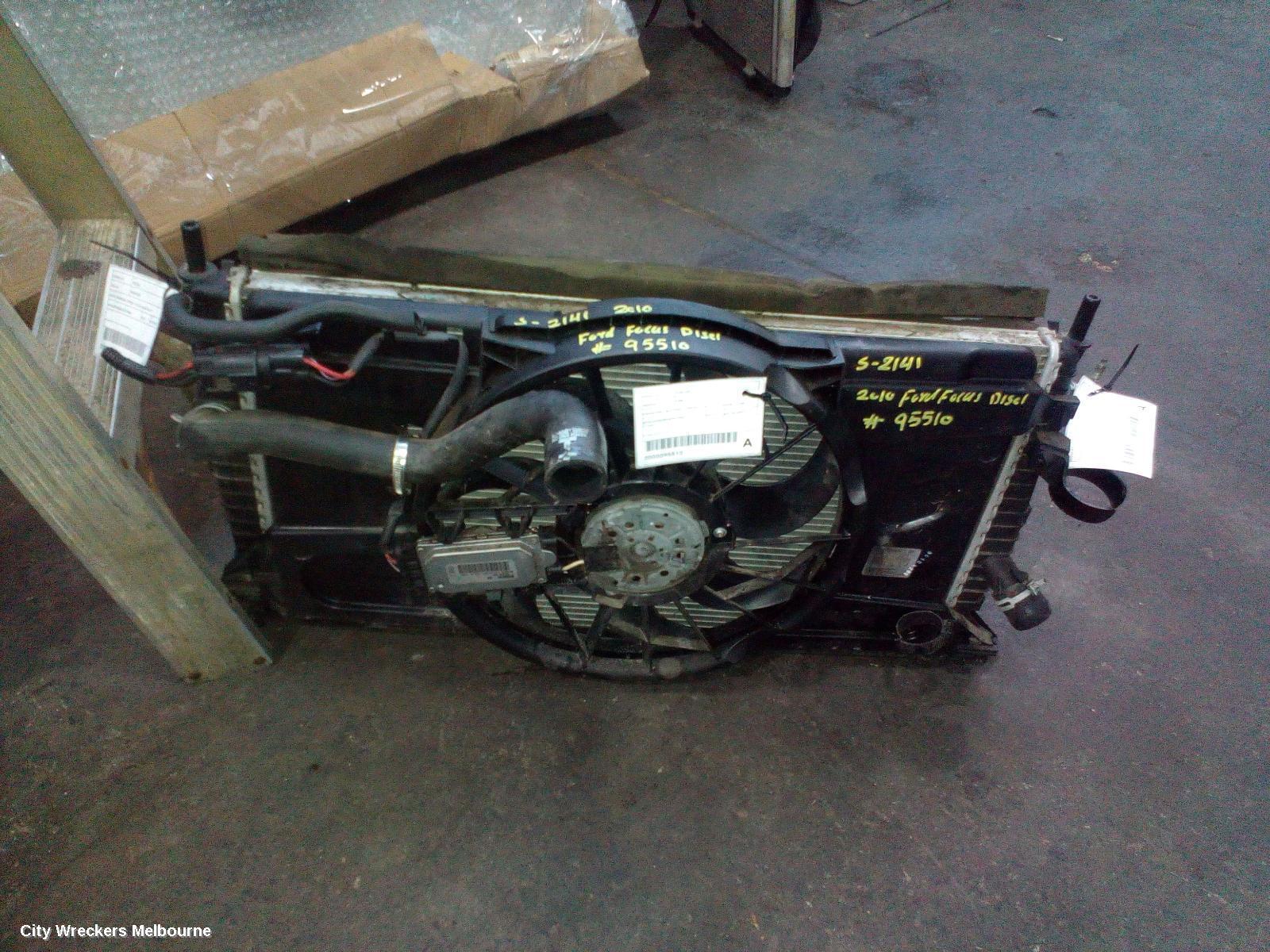 FORD FOCUS 2010 Radiator