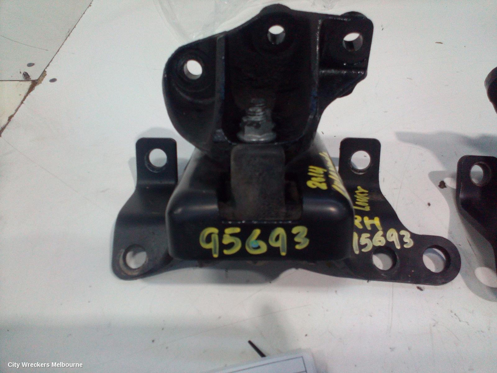 HOLDEN COLORADO 2014 Mount