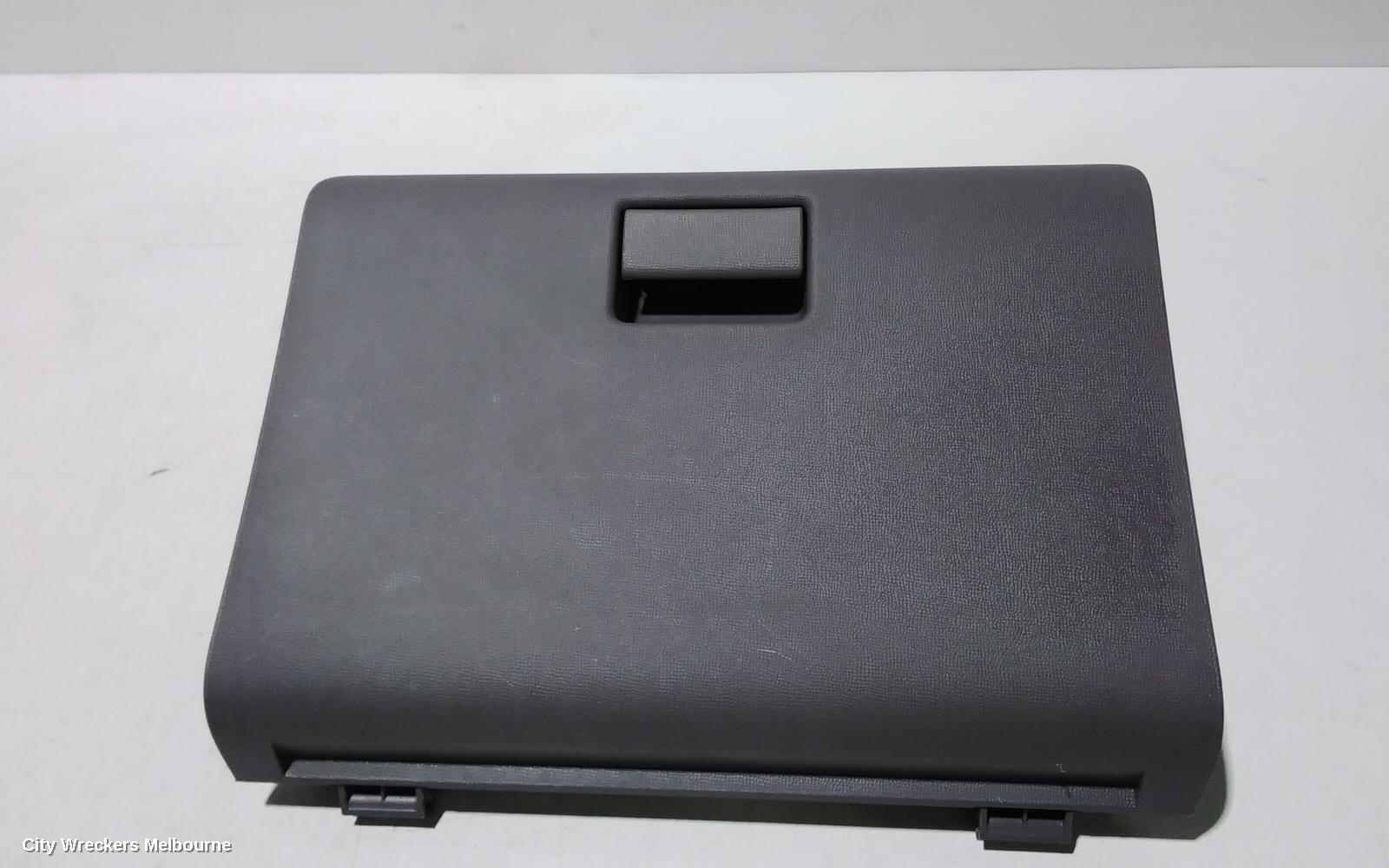 HOLDEN COLORADO 2014 Glove Box