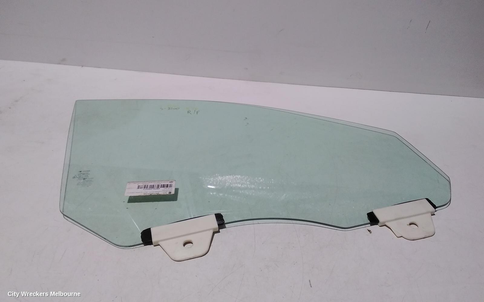 thumbnail image 2 of Green Tinted Front Passenger Side Door Glass For 2011-2020 Jeep Grand Cherokee (DD11813 GTN) 2 of 3