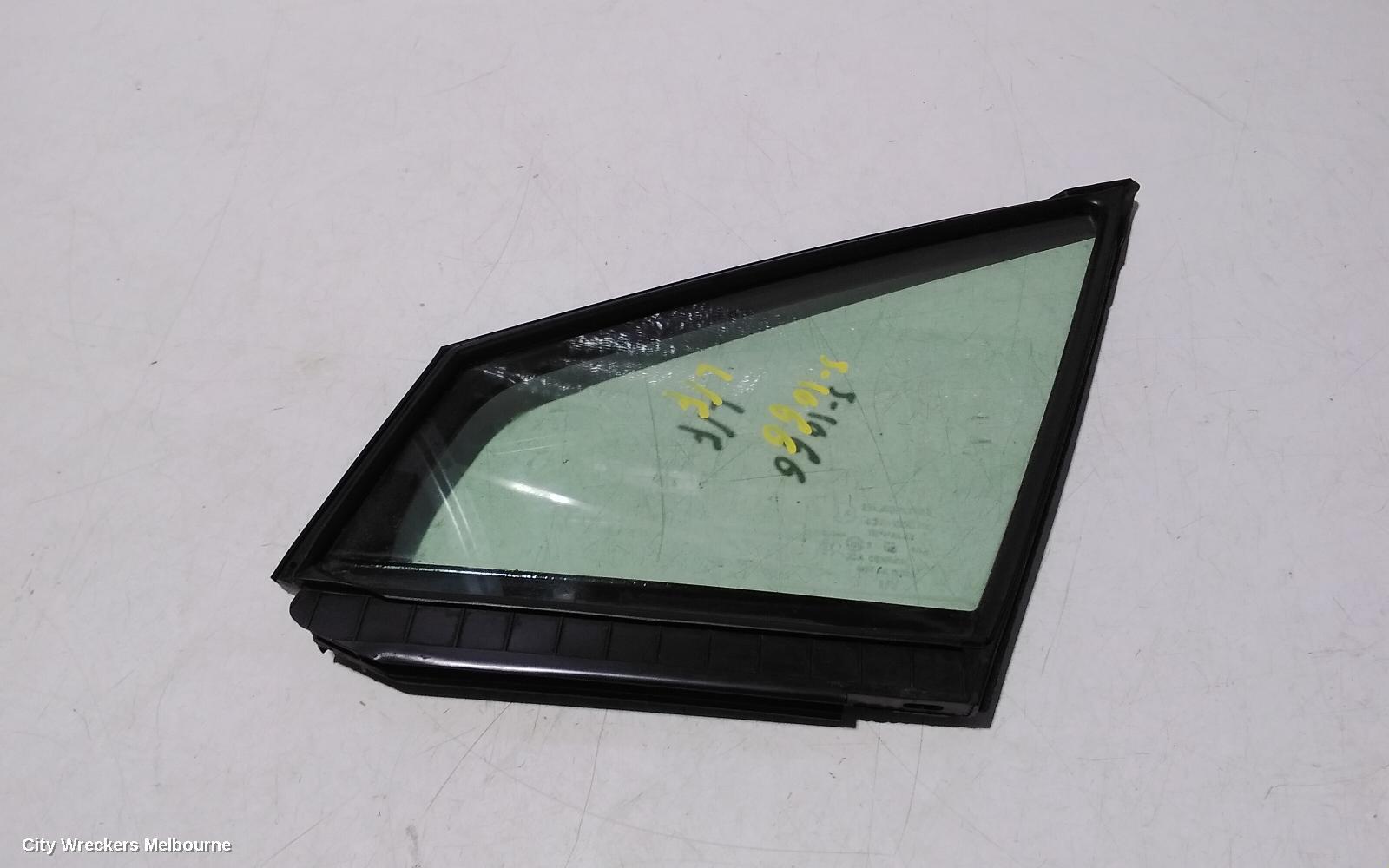 SUBARU IMPREZA 2017 Left Front 1/4 Door Glass
