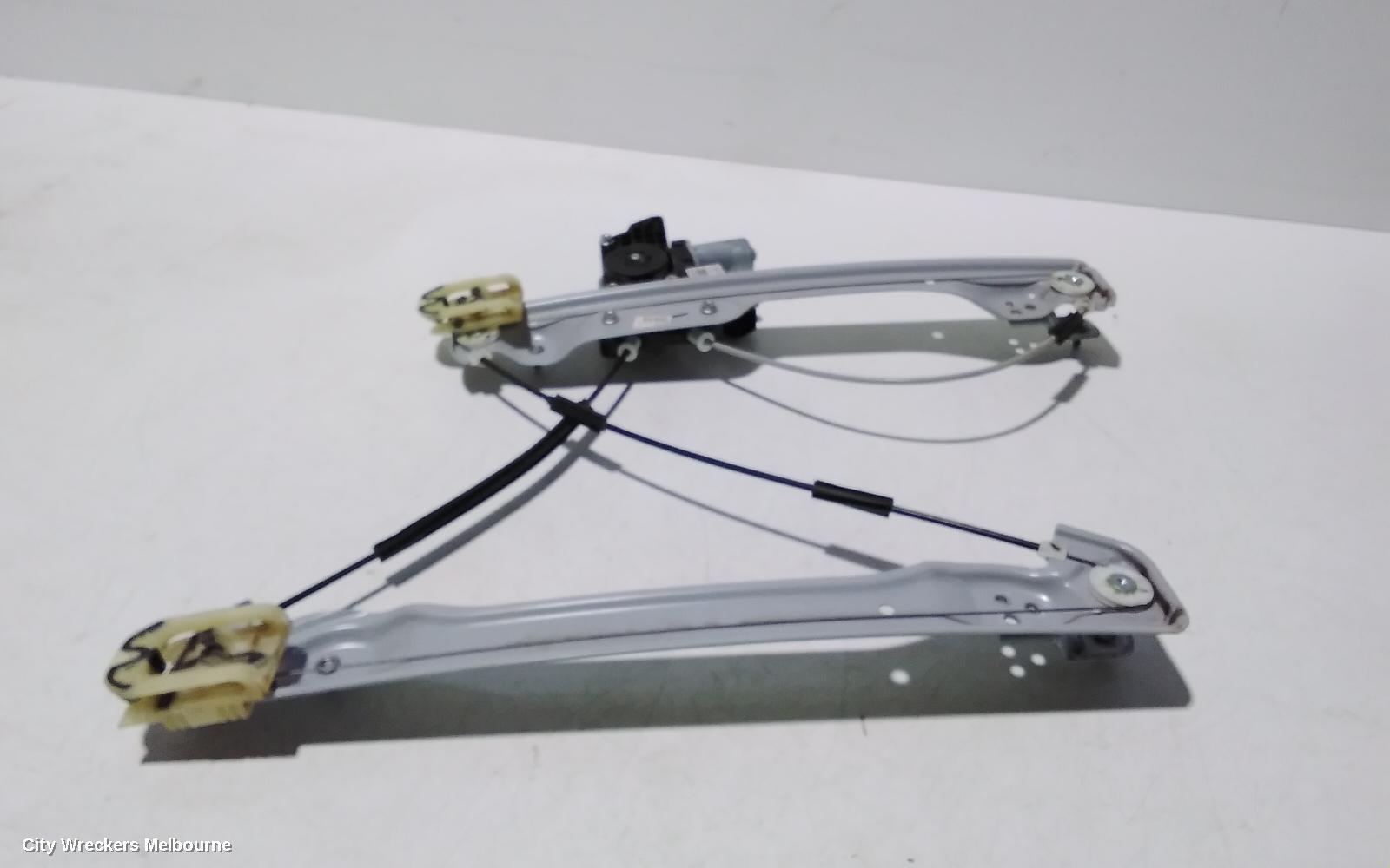 HOLDEN EQUINOX 2019 Right Front Window Reg/Motor