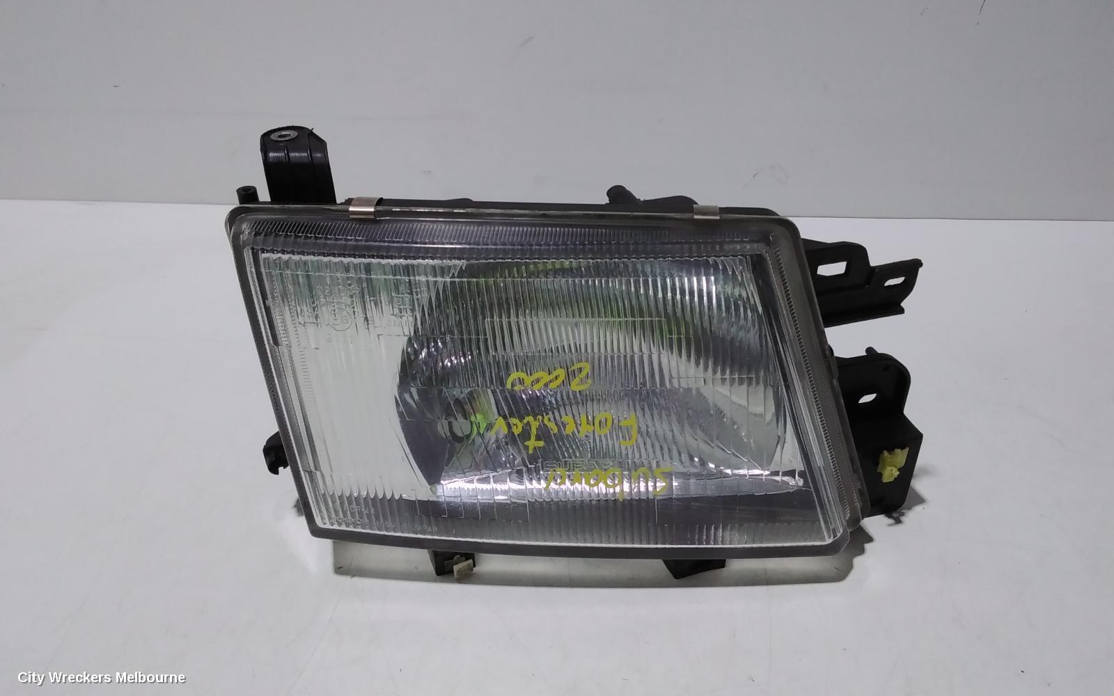 SUBARU FORESTER 2000 Right Headlamp