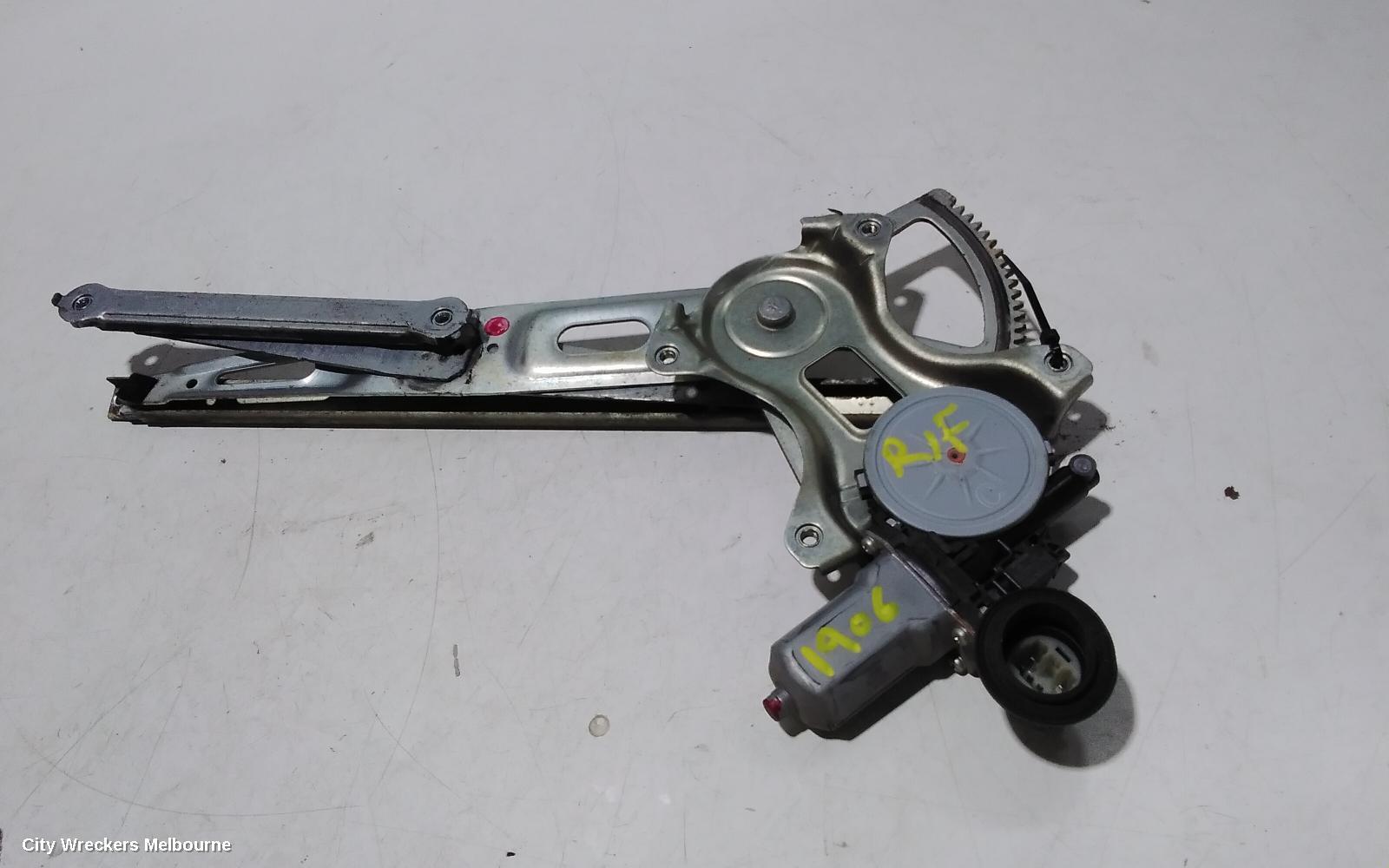 TOYOTA YARIS 2010 Right Front Window Reg/Motor