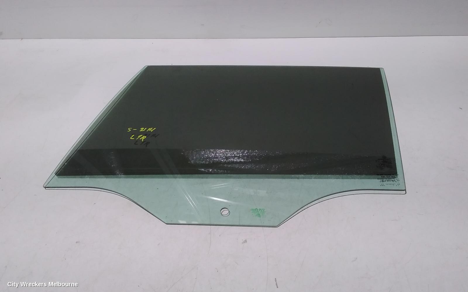 VOLKSWAGEN TIGUAN 2016 Left Rear Door Window