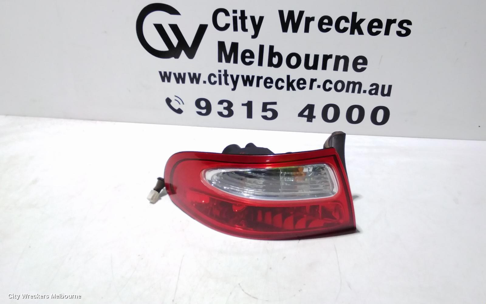 HOLDEN COMMODORE 2001 Left Taillight