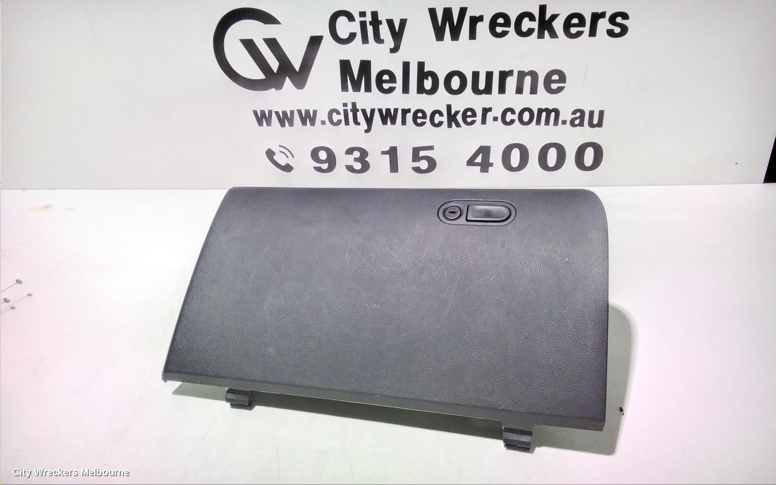 MITSUBISHI TRITON 2019 Glove Box