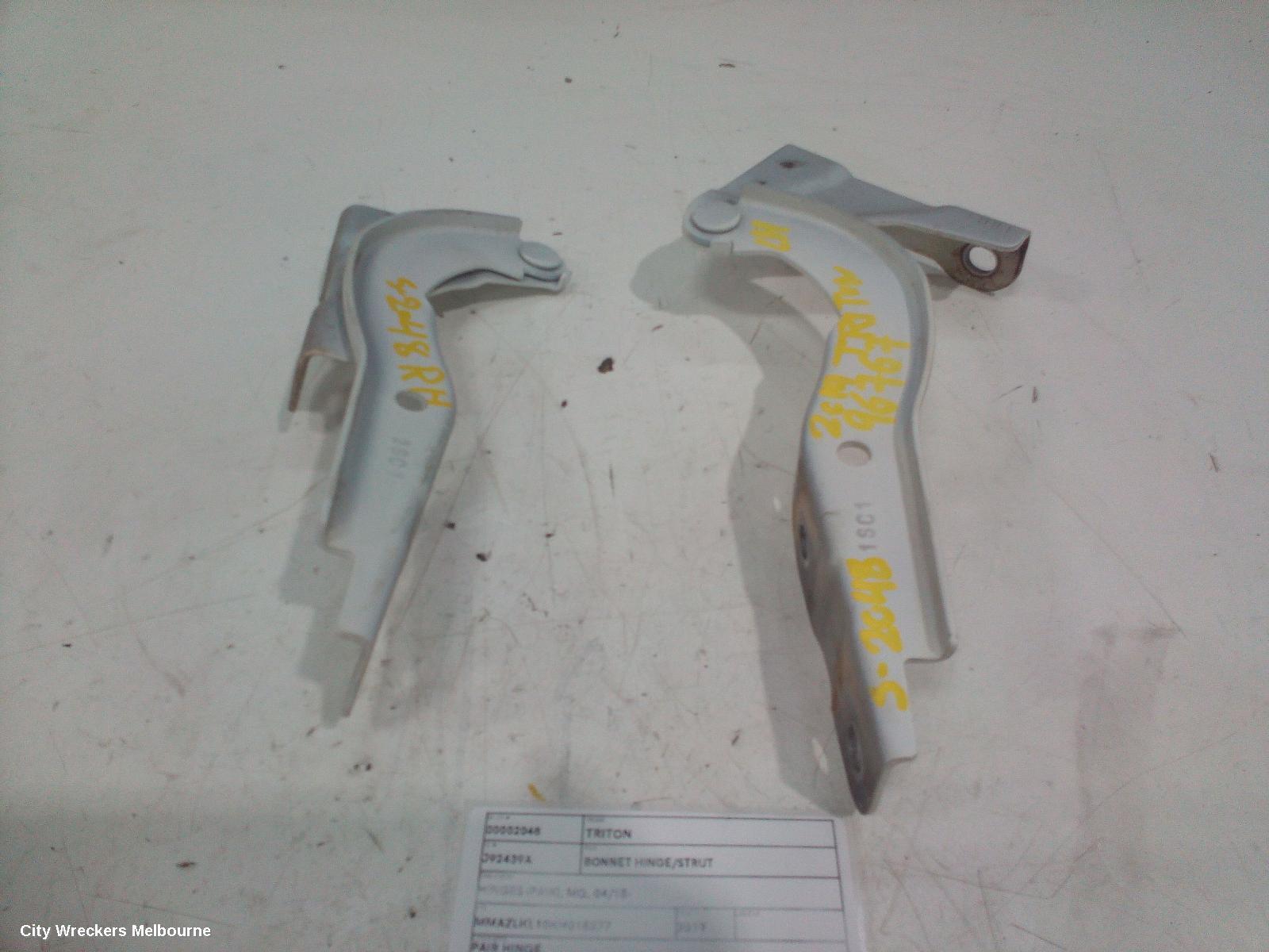 MITSUBISHI TRITON 2019 Bonnet Hinge/Strut