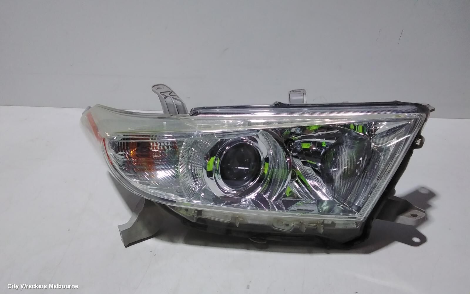 TOYOTA KLUGER 2011 Right Headlamp
