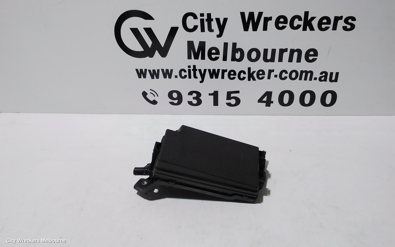 TOYOTA COROLLA 2019 Fuse Box