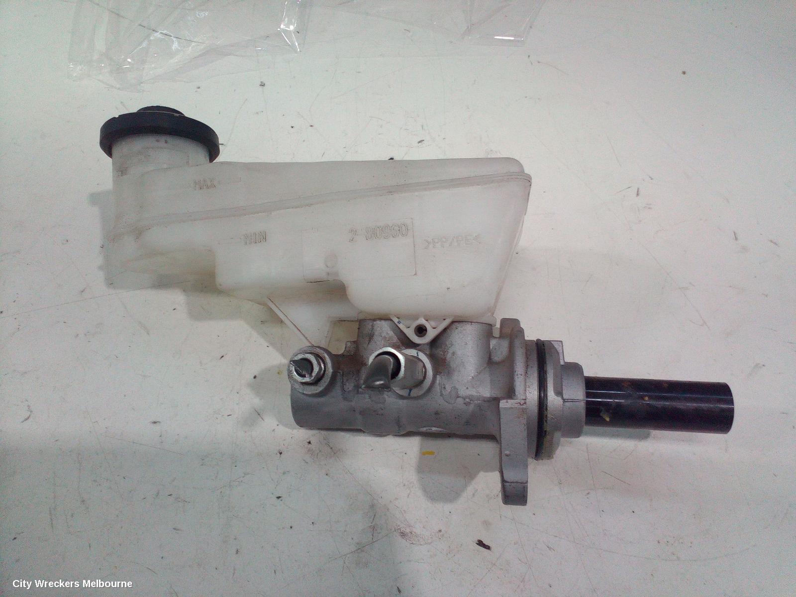 TOYOTA HILUX 2019 Master Cylinder