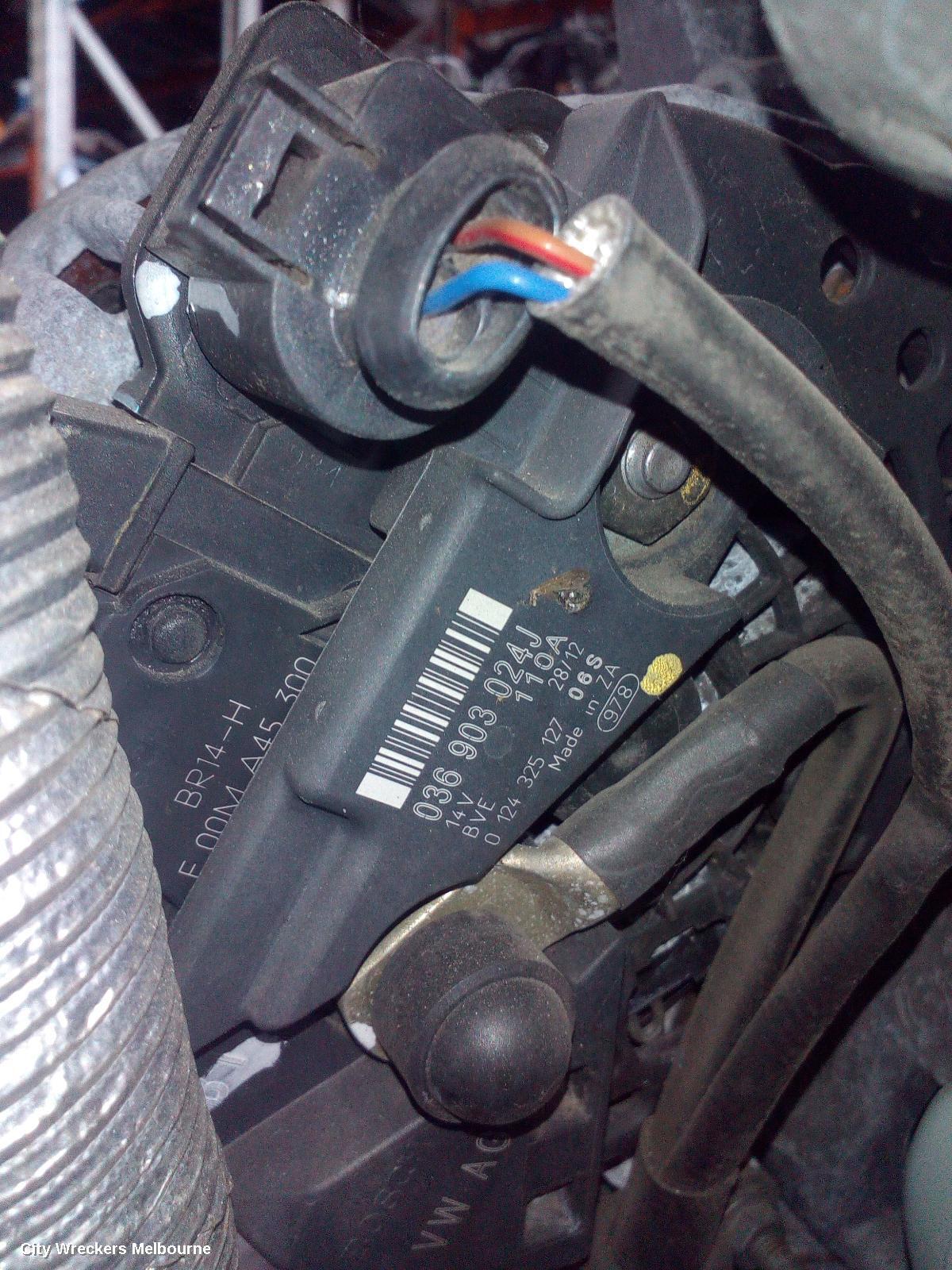 VOLKSWAGEN POLO 2012 Alternator