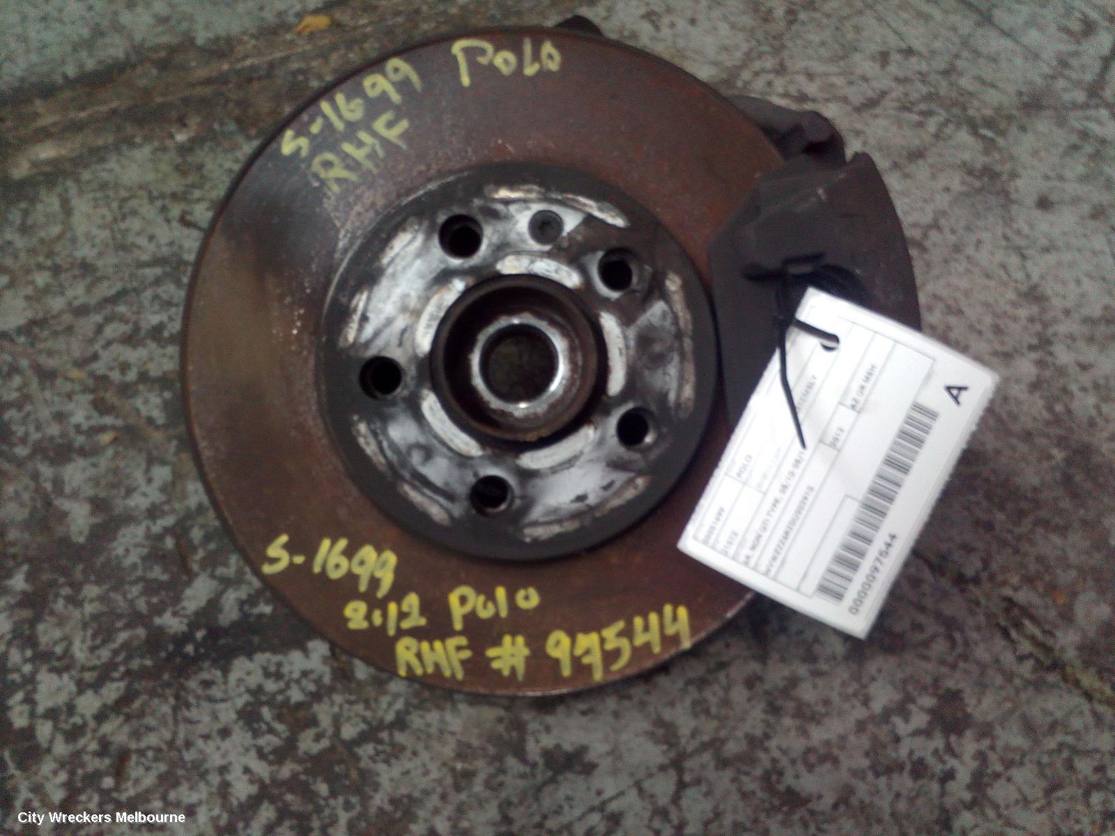 VOLKSWAGEN POLO 2012 Right Front Hub Assembly