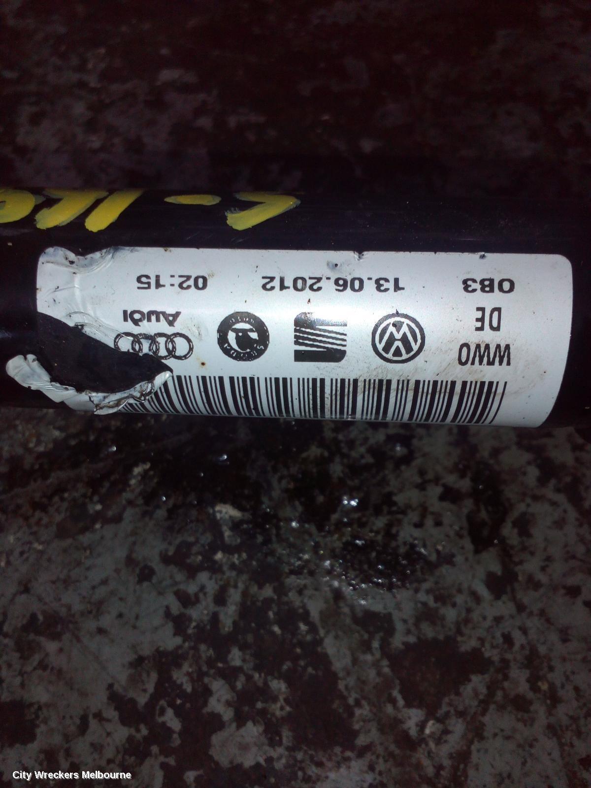 VOLKSWAGEN POLO 2012 Left Driveshaft
