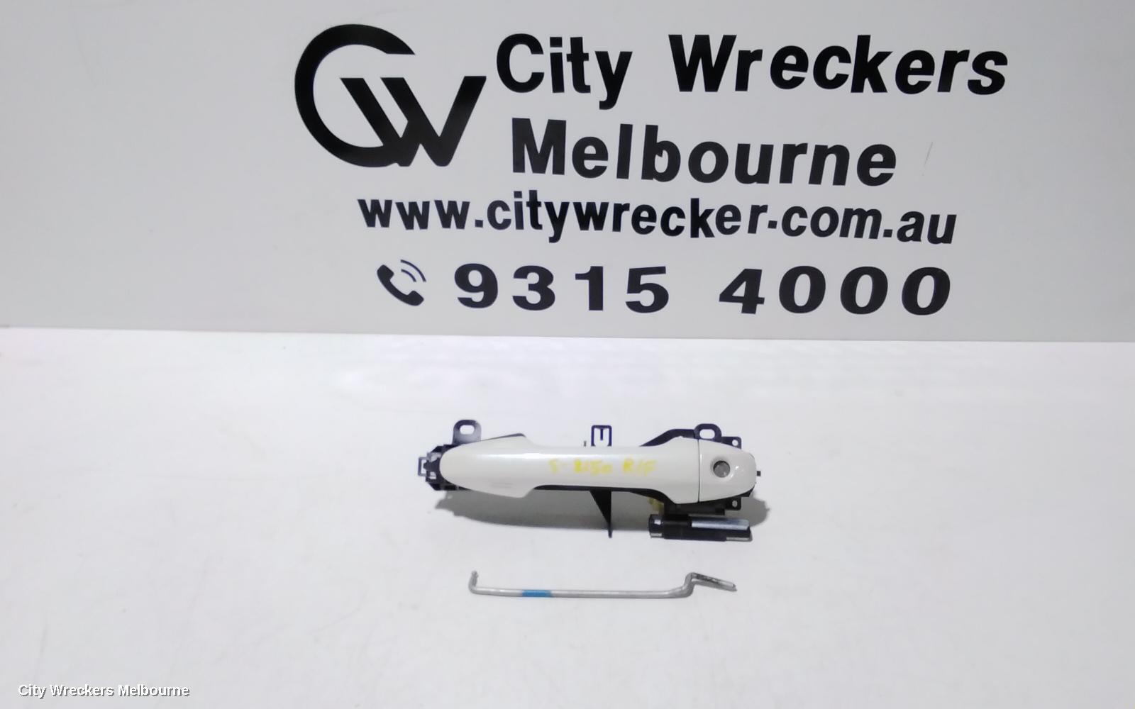 TOYOTA KLUGER 2014 Door Handle