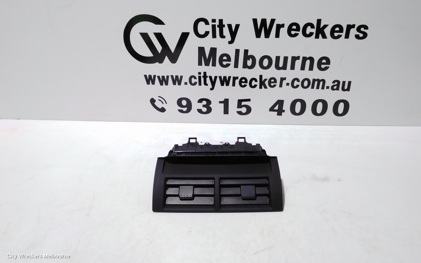 TOYOTA AURION 2014 Clock
