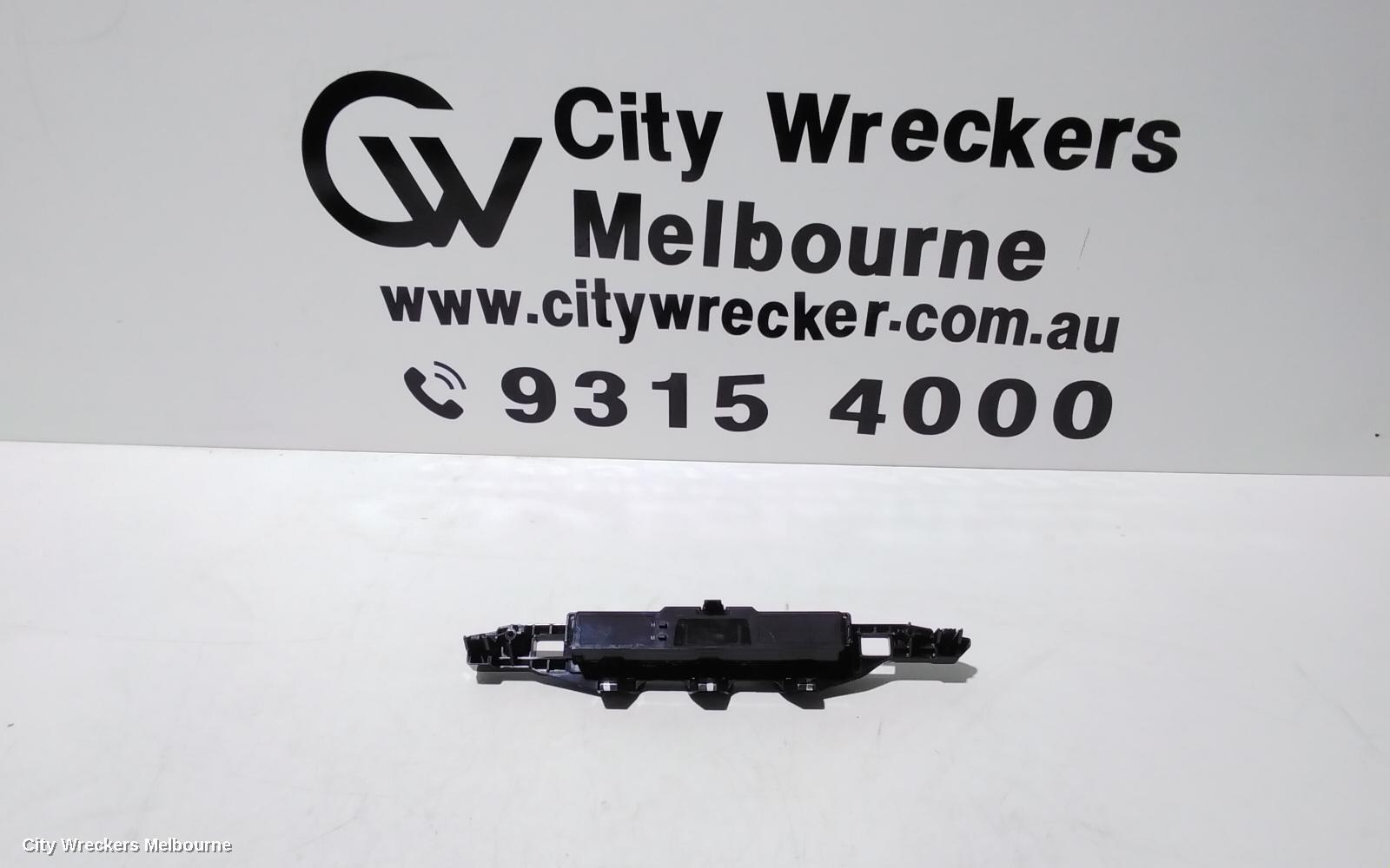 TOYOTA KLUGER 2018 Clock