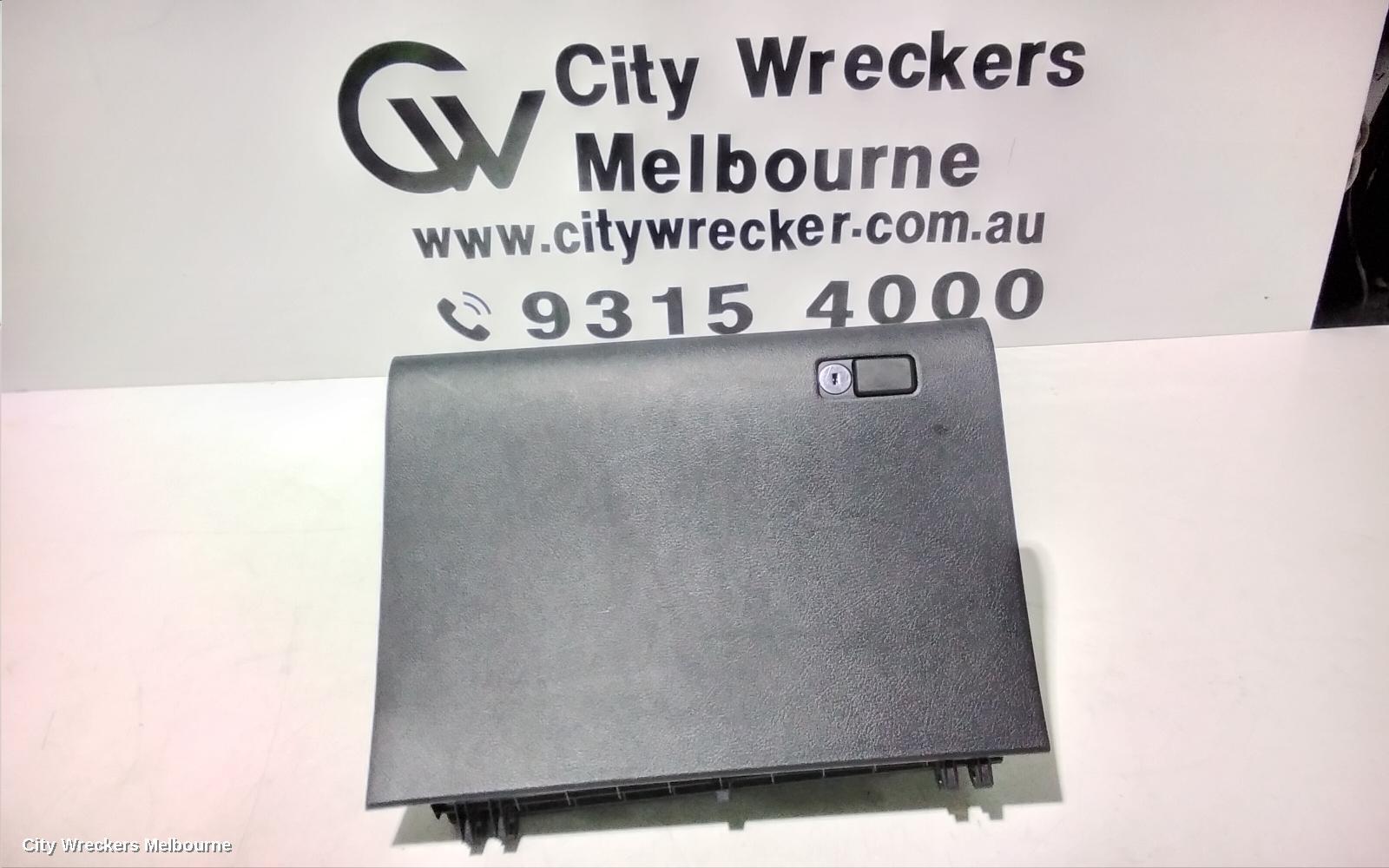 TOYOTA HILUX 2018 Glove Box