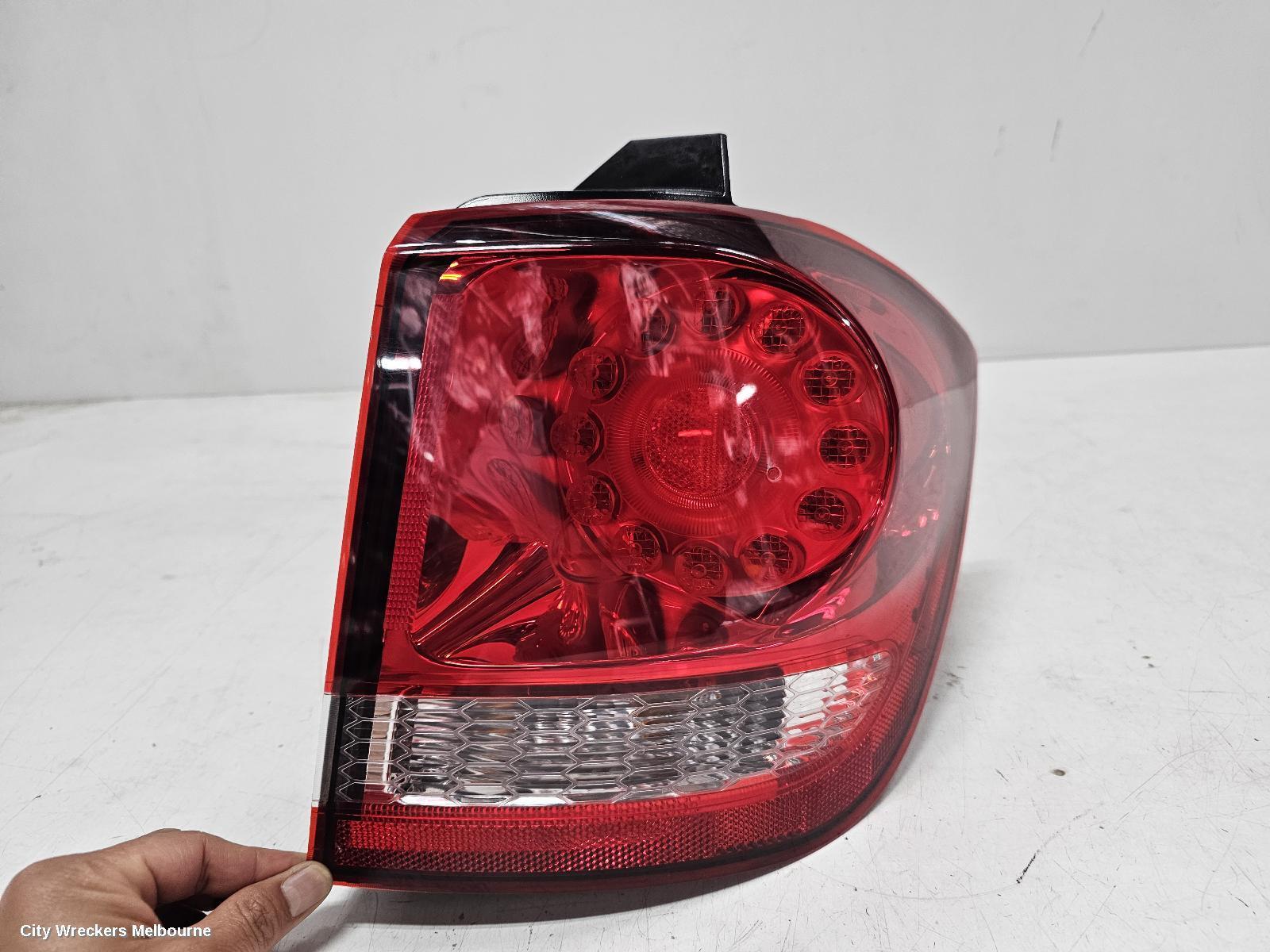 FIAT FREEMONT 2015 Right Taillight