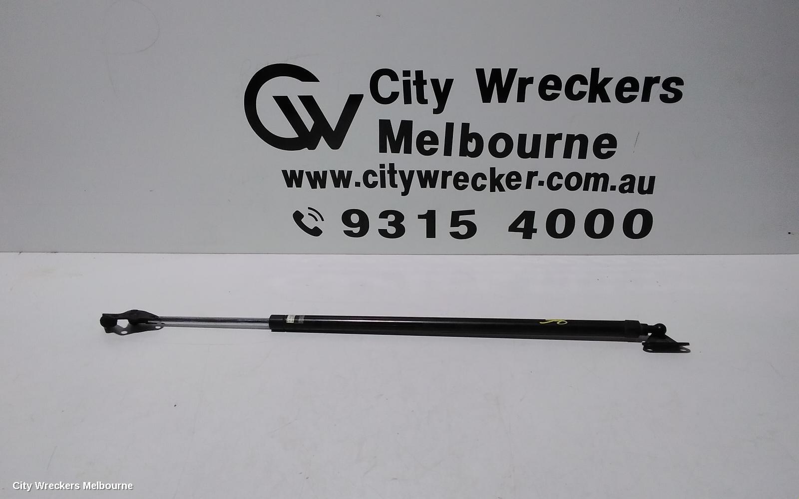 TOYOTA HIACE 2016 Hatch Strut