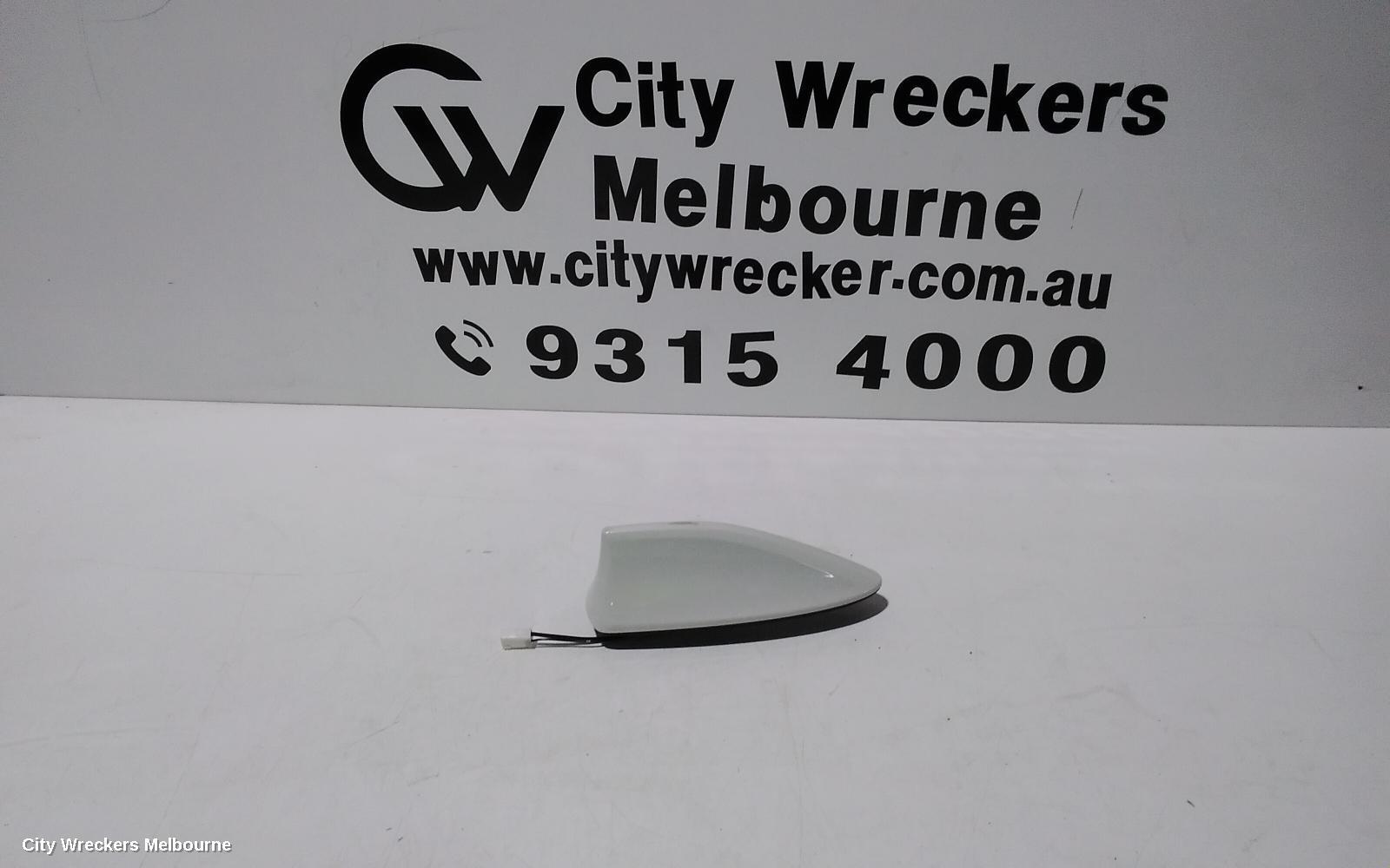 SUBARU XV 2019 Antenna