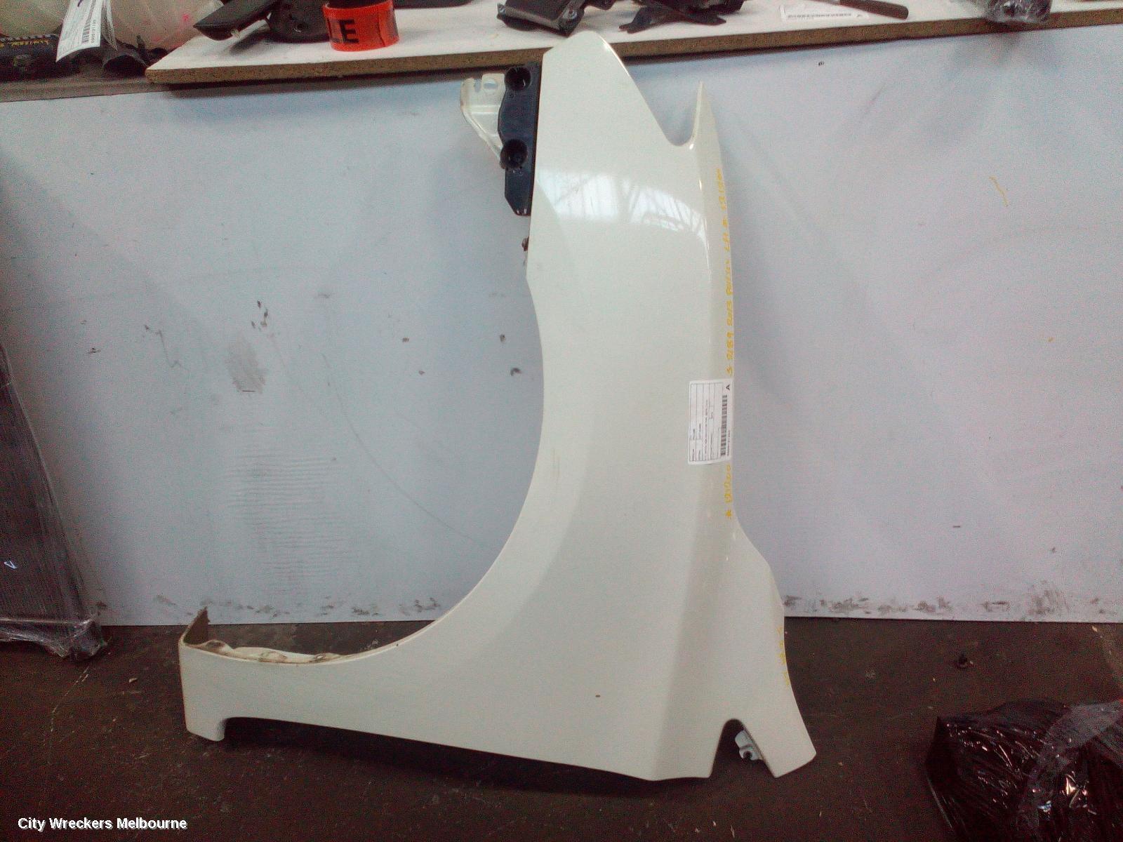 NISSAN PULSAR 2013 Left Guard
