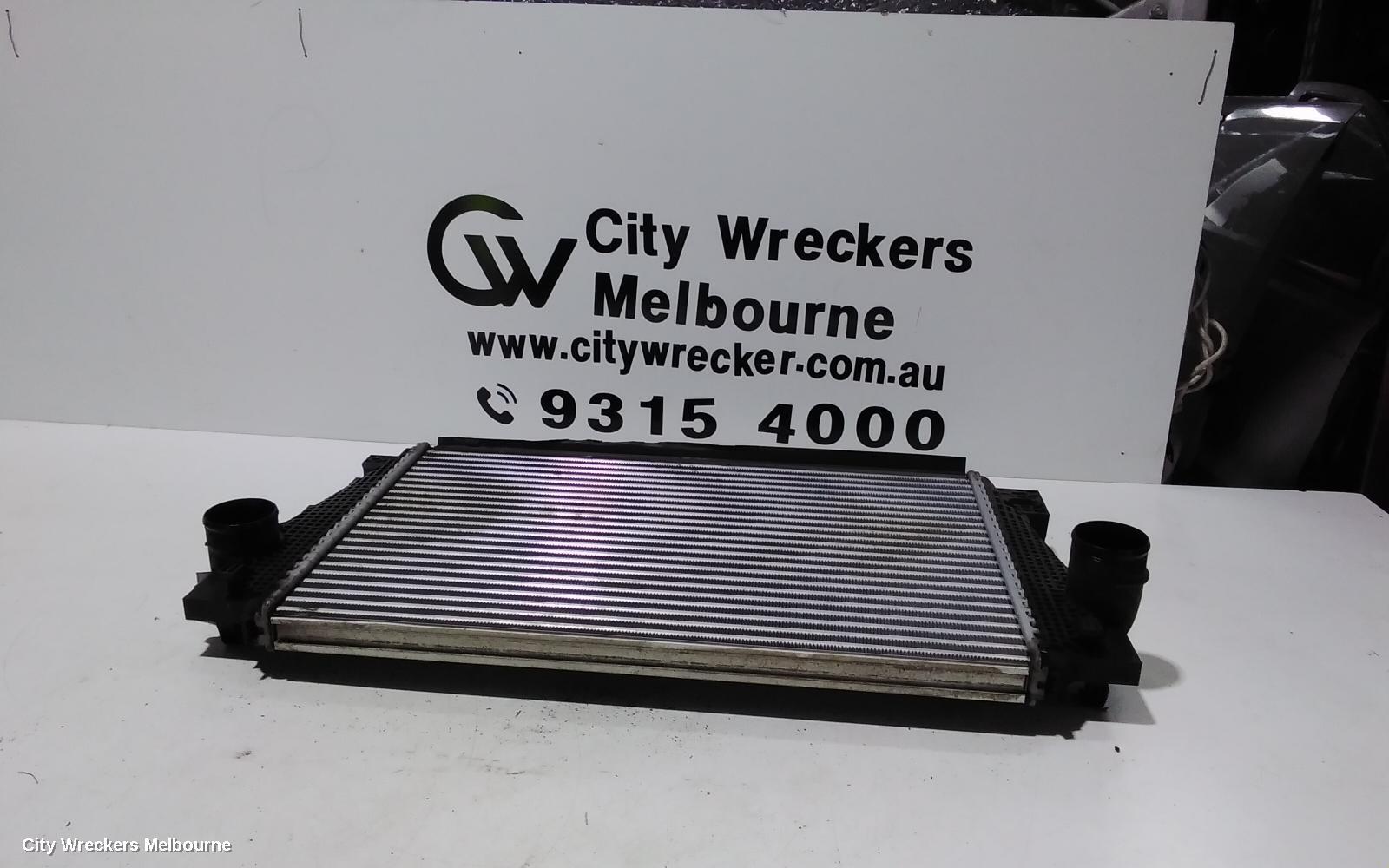 VOLKSWAGEN AMAROK 2017 Cooler