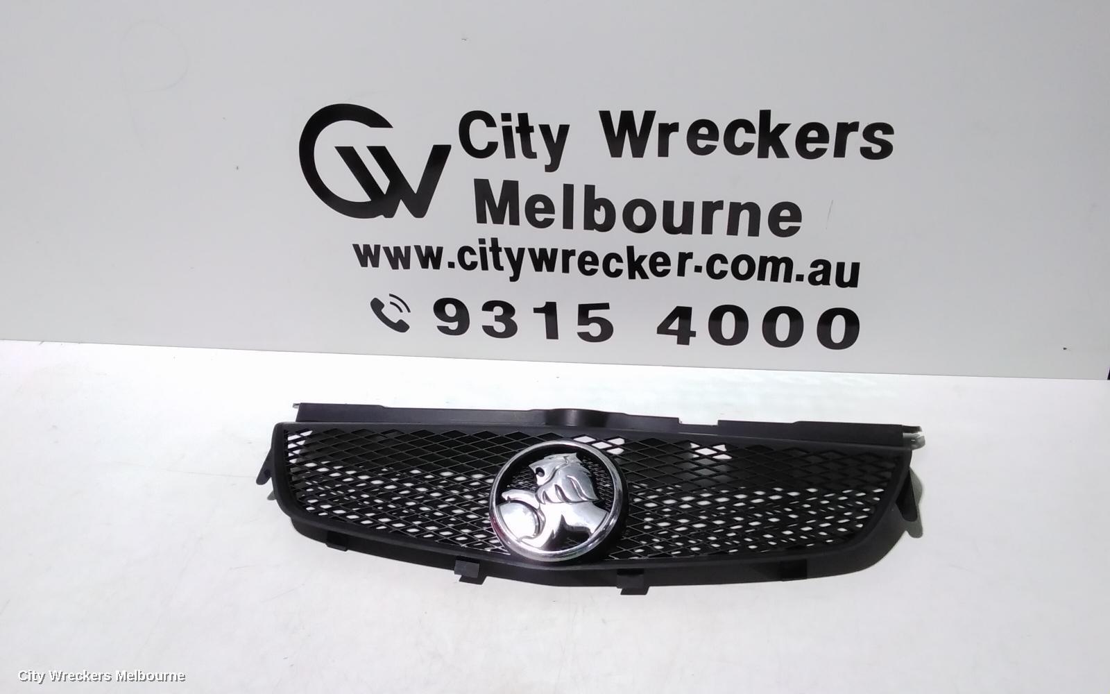 HOLDEN COMMODORE 2007 Grille