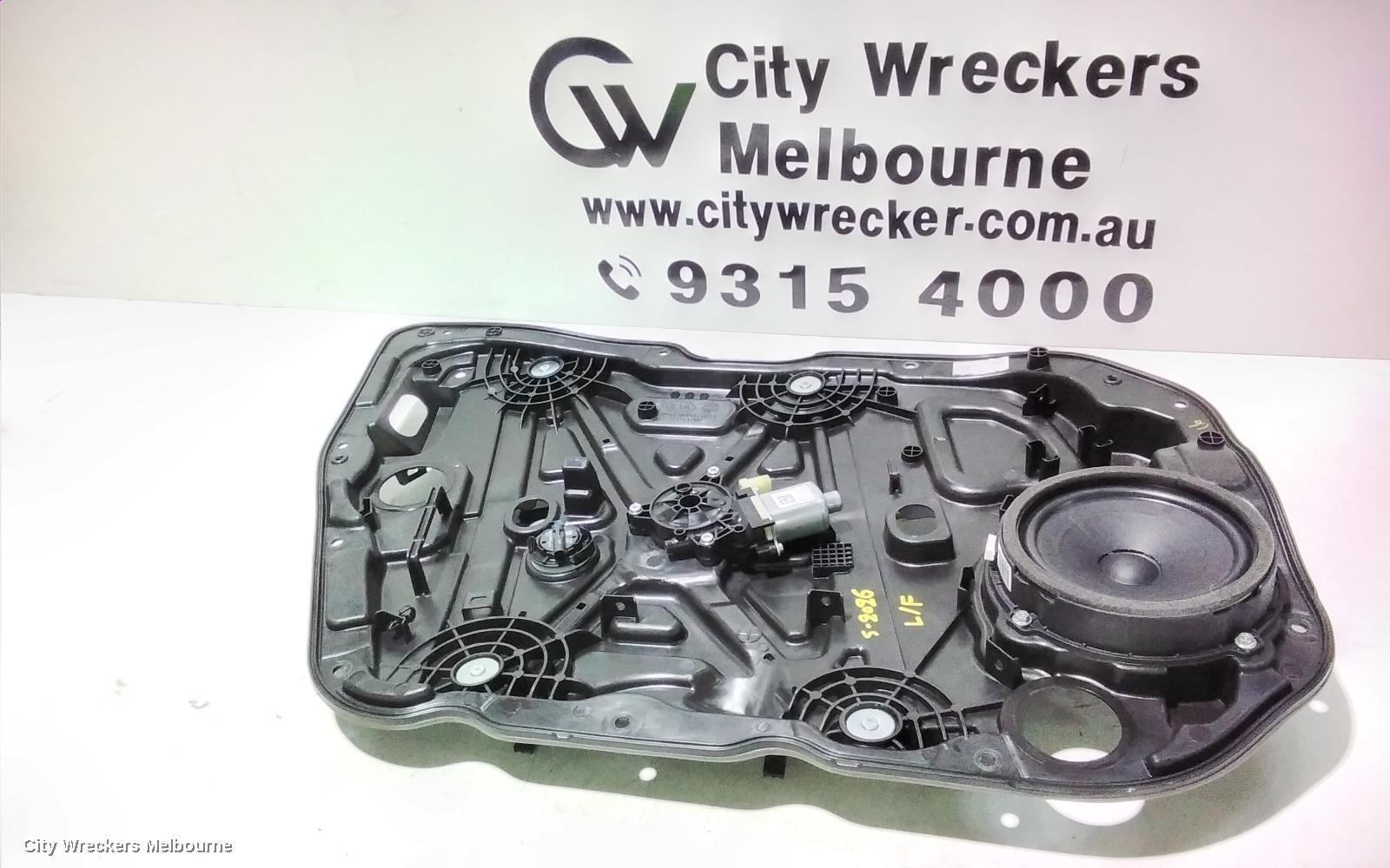 KIA CERATO 2021 Left Front Window Reg/Motor