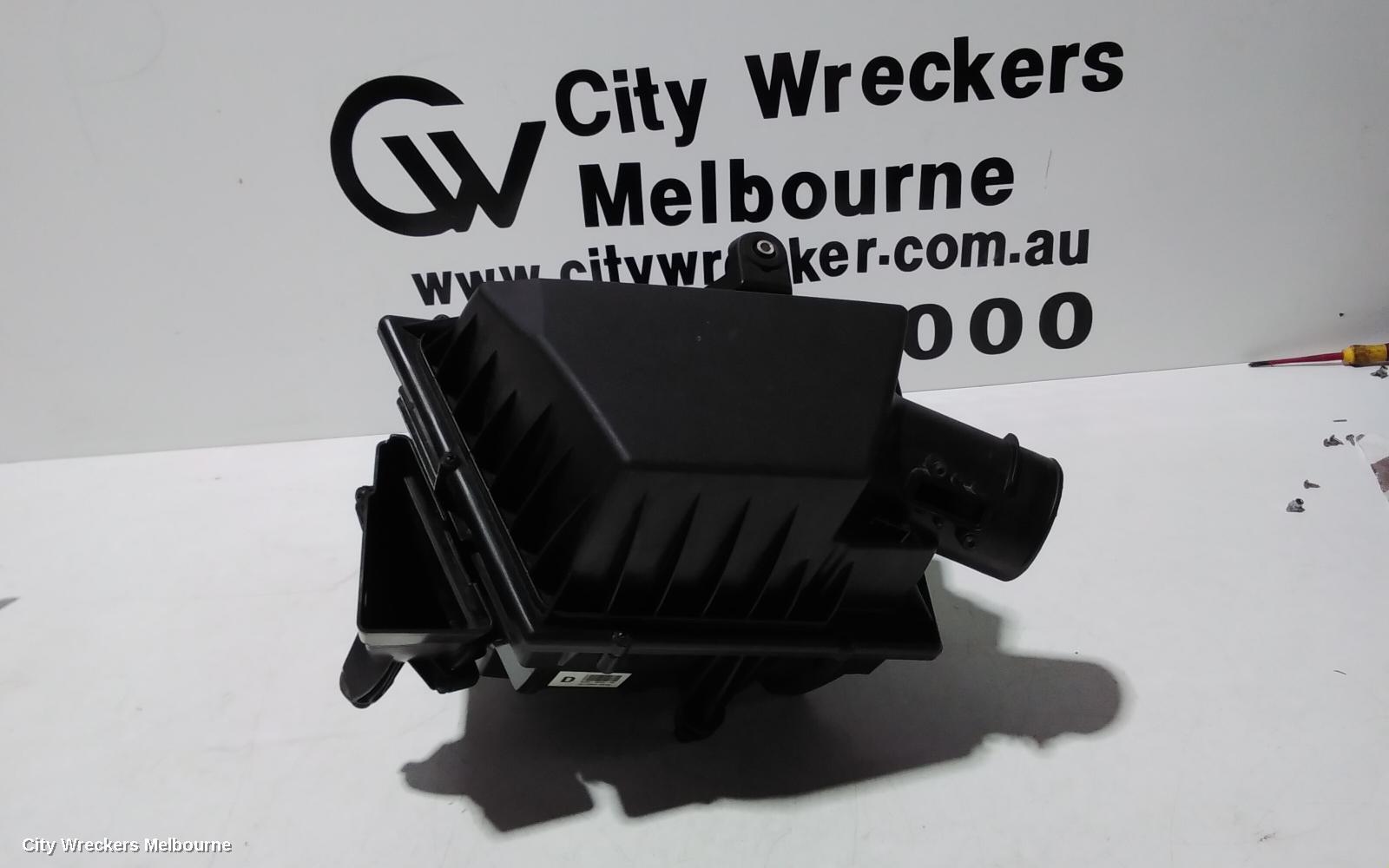 LAND ROVER RANGEROVER EVOQUE 2015 Air Cleaner/Box