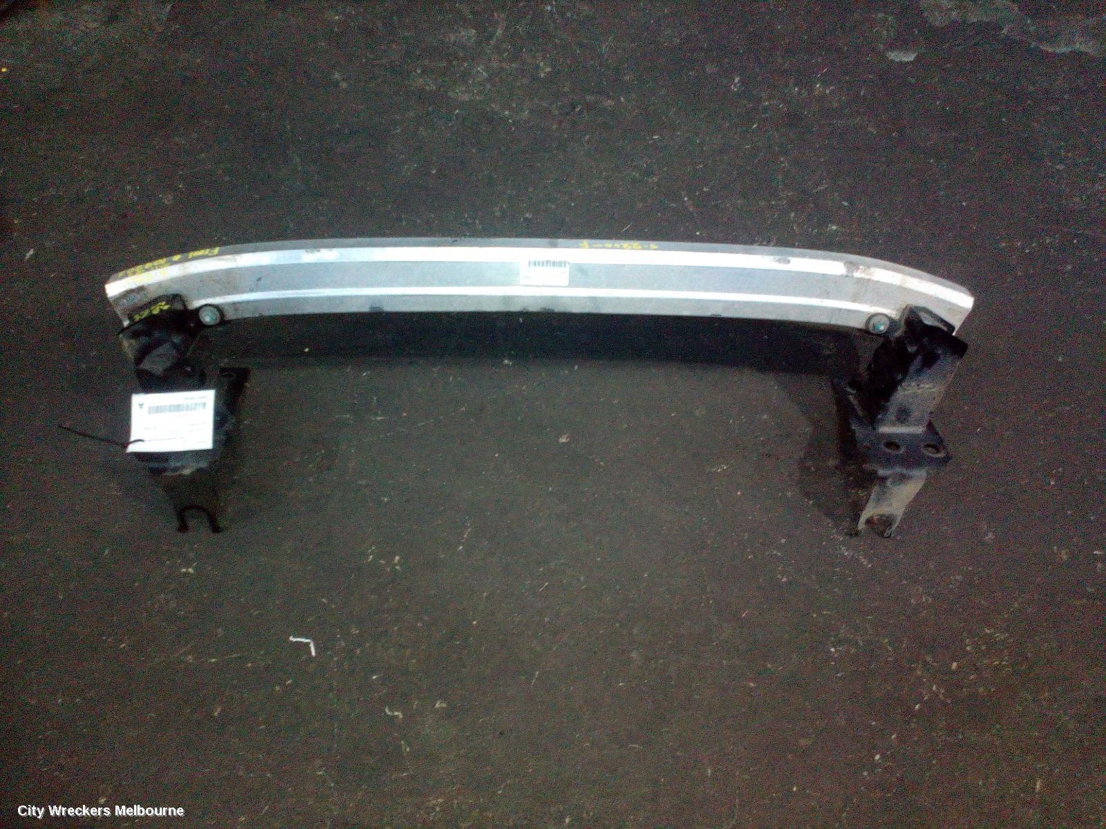 AUDI Q7 2011 F/Bar Reinforc/Brack