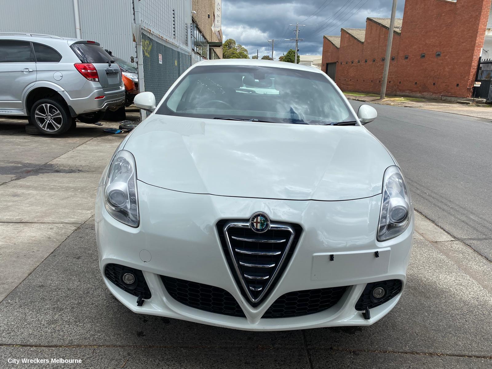 ALFA ROMEO GIULIETTA 2013 Glove Box