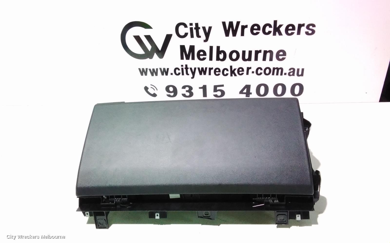 LAND ROVER RANGEROVER SPORT 2015 Glove Box